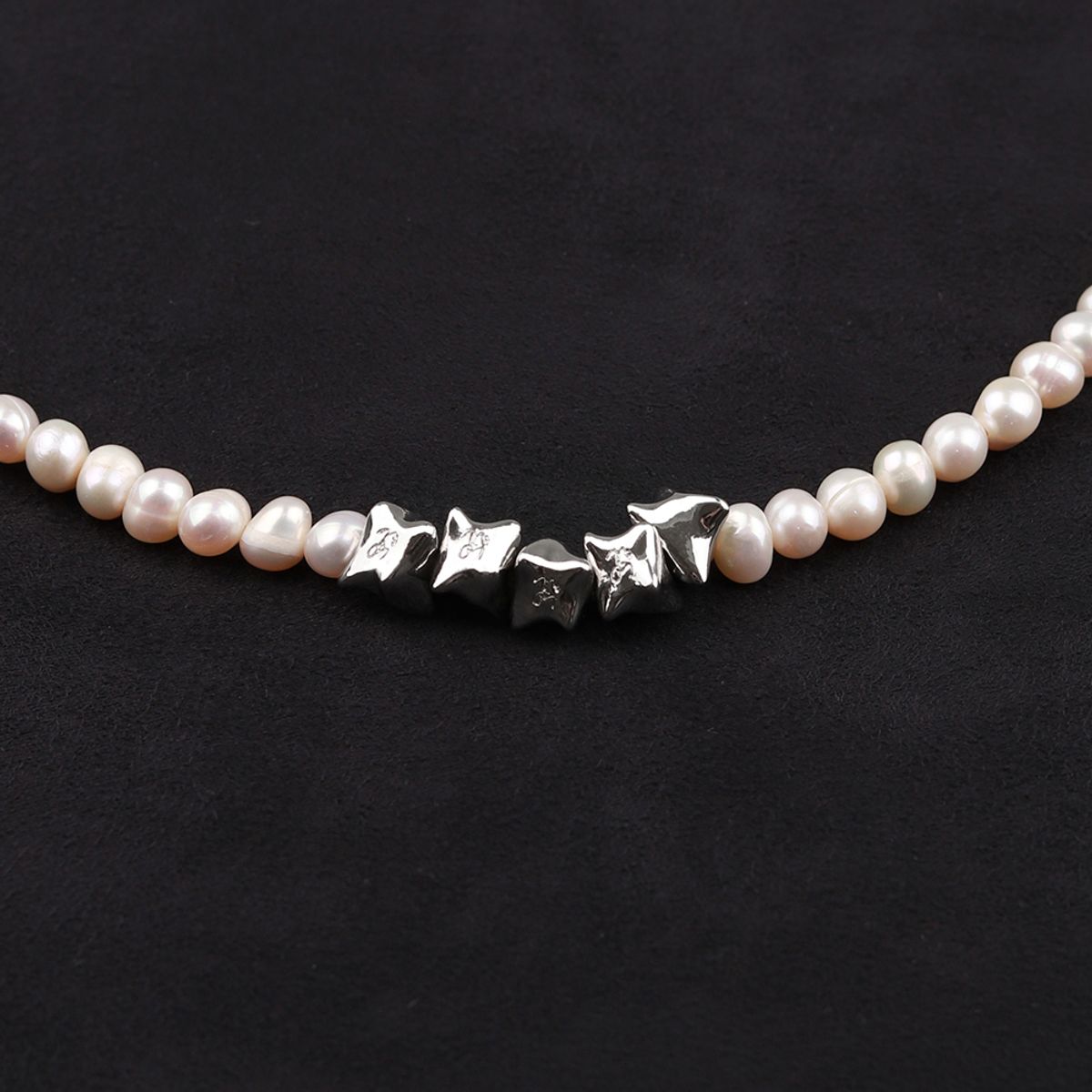 로울(LOWOOL) Struggle pearl necklace