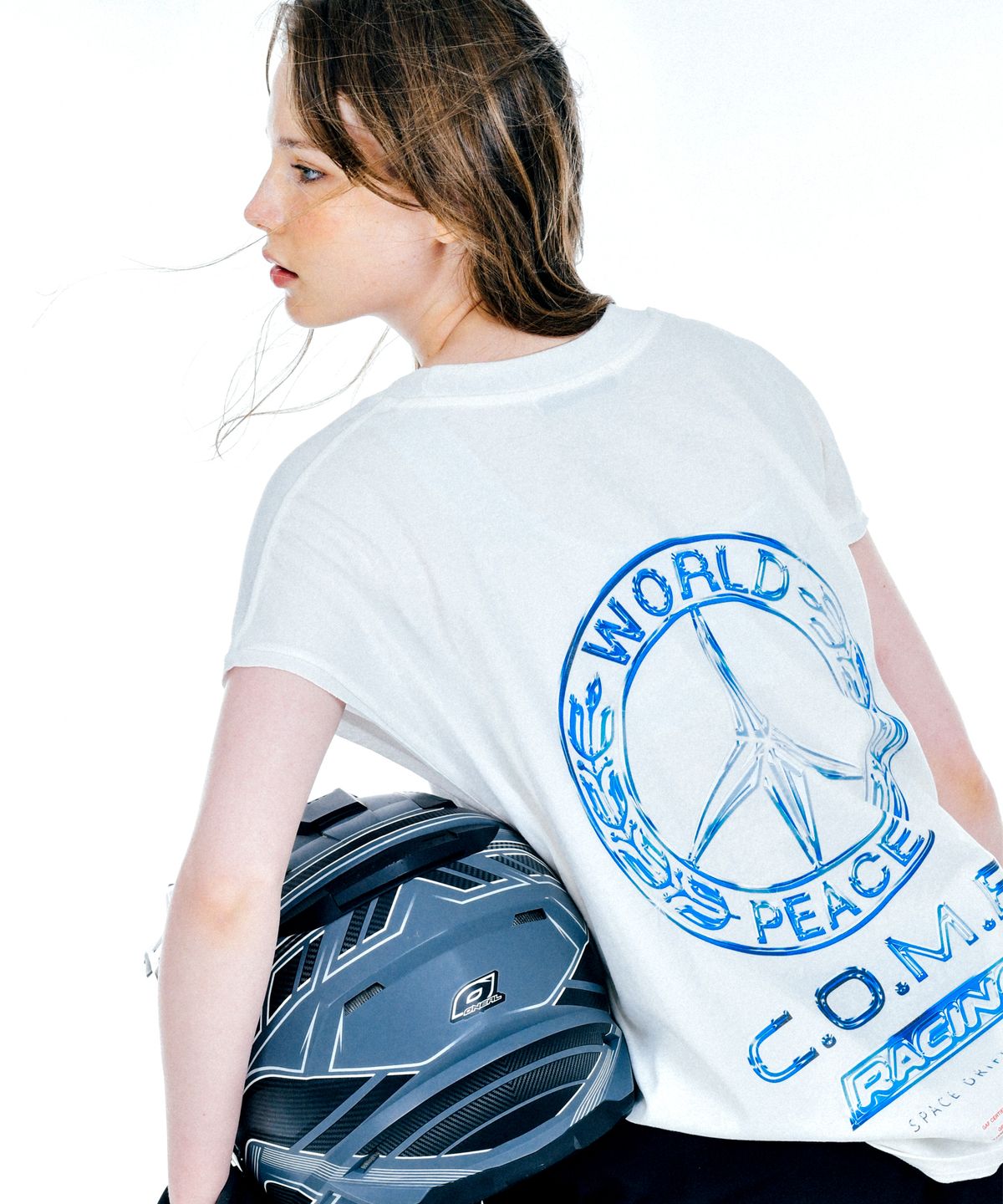 씨오엠이(COME) [UNISEX] WORLD PEACE Oversized Raw Edge Sleeveless T-Shirt (White)