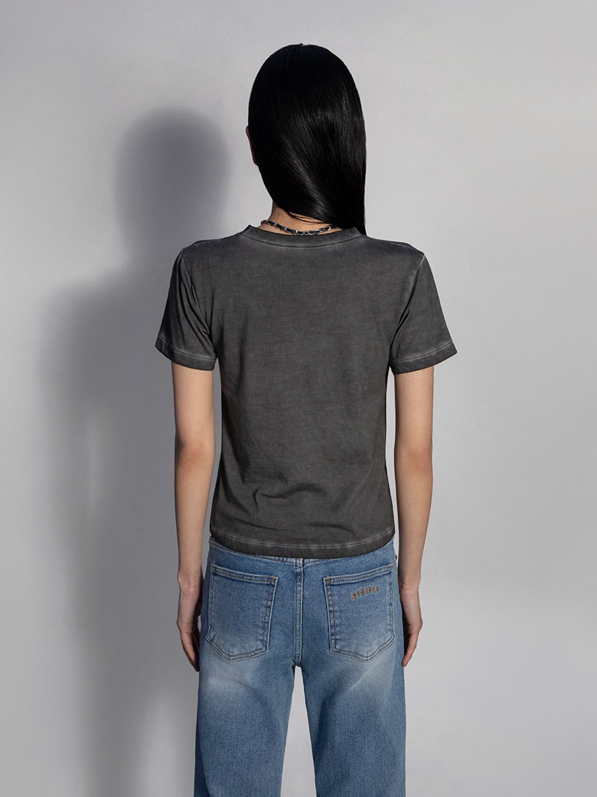 와이이이엘(YEEL) LOGO GRAPHICS T-SHIRT CHARCOAL