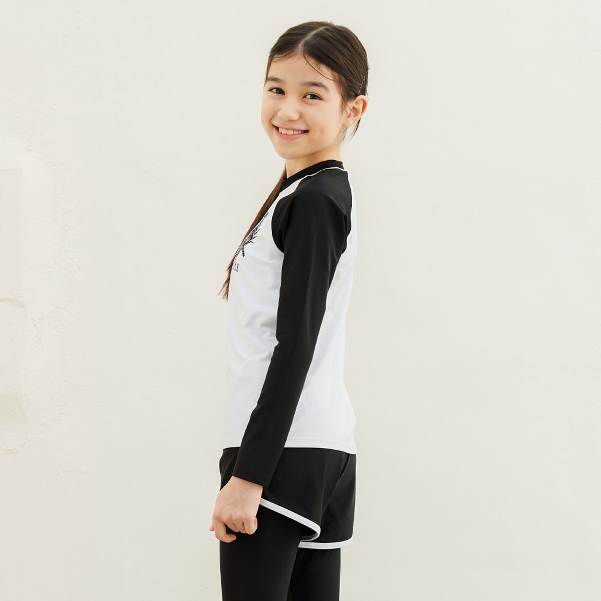 베이직엘르(BASIC ELLE) 여아동 나그랑 트로피칼 로고 래쉬가드 세트 BEG-X603K