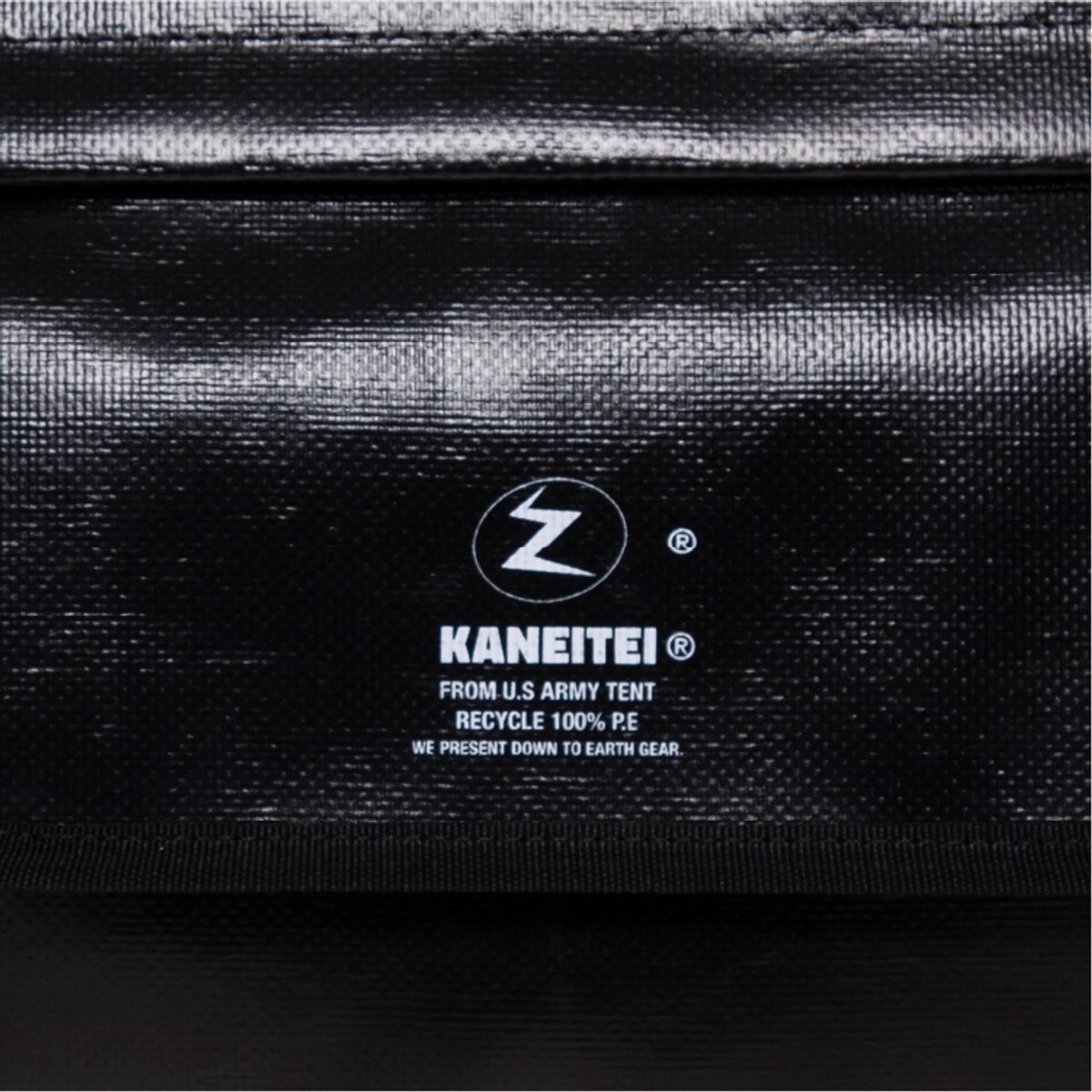 쿤타치(KUNTACH) KTC X KNT Vespa Pouch [BLACK] / UPCYCLED