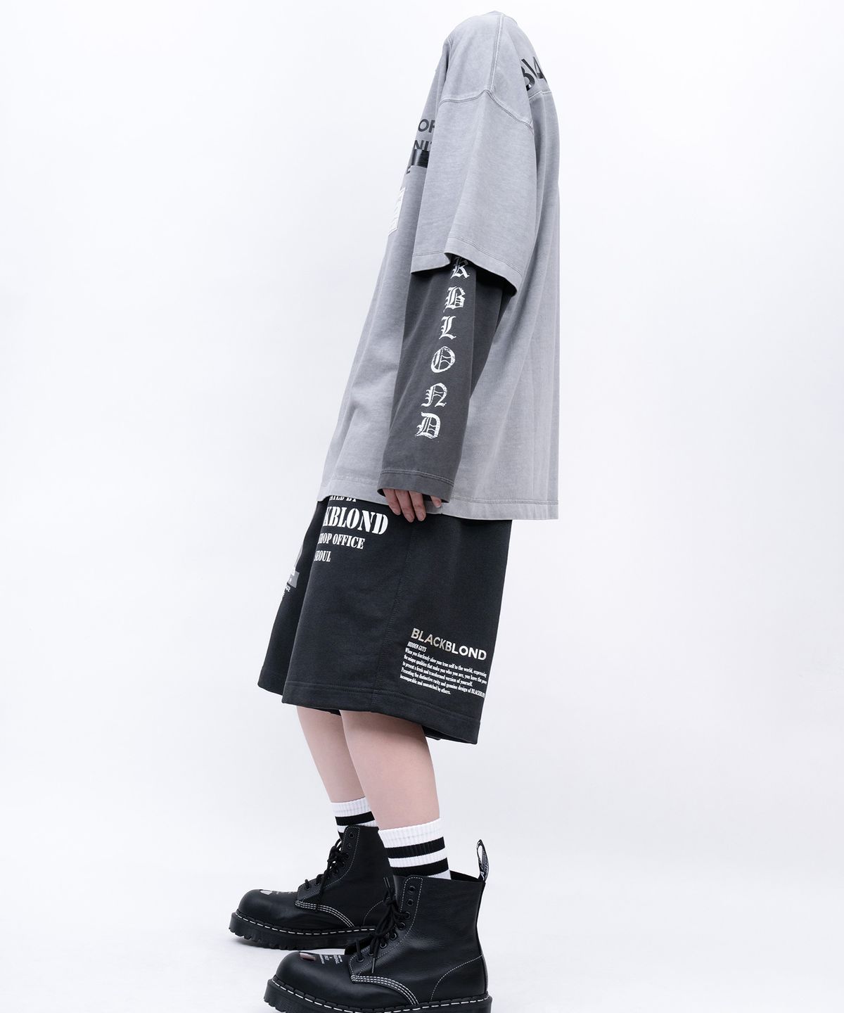 블랙블론드(BLACKBLOND) 비비디 히든 슬로건 피그먼트 반팔티 (그레이)