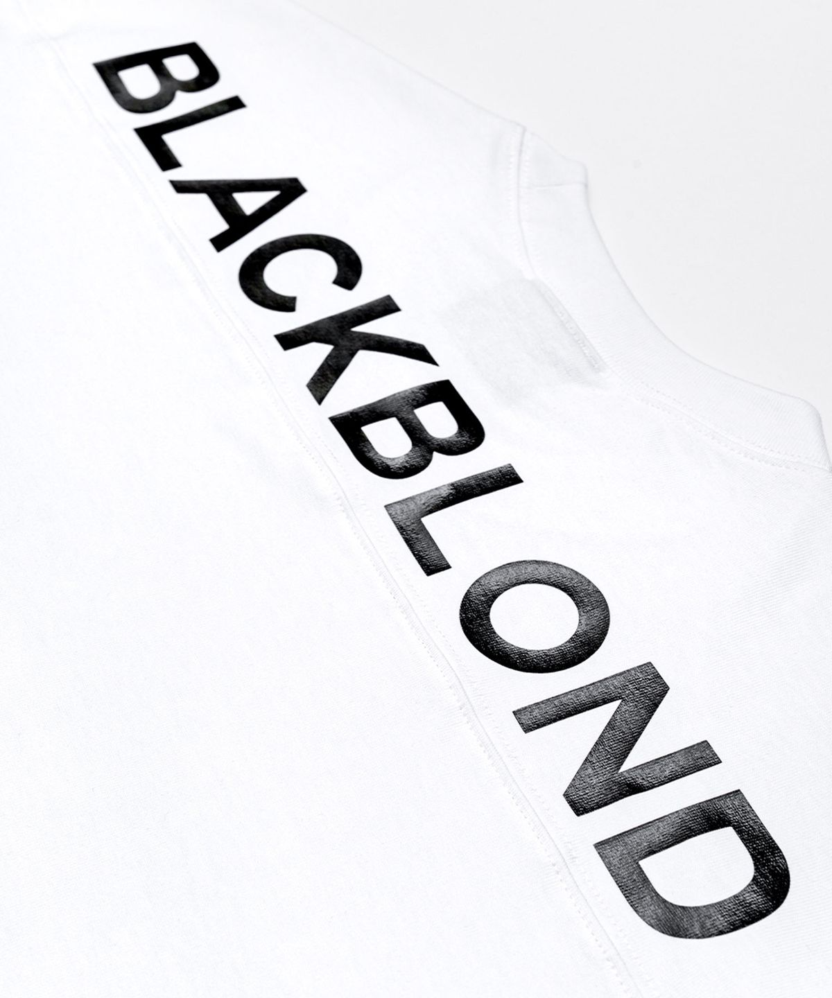 블랙블론드(BLACKBLOND) 비비디 히든 슬로건 반팔티 (화이트)