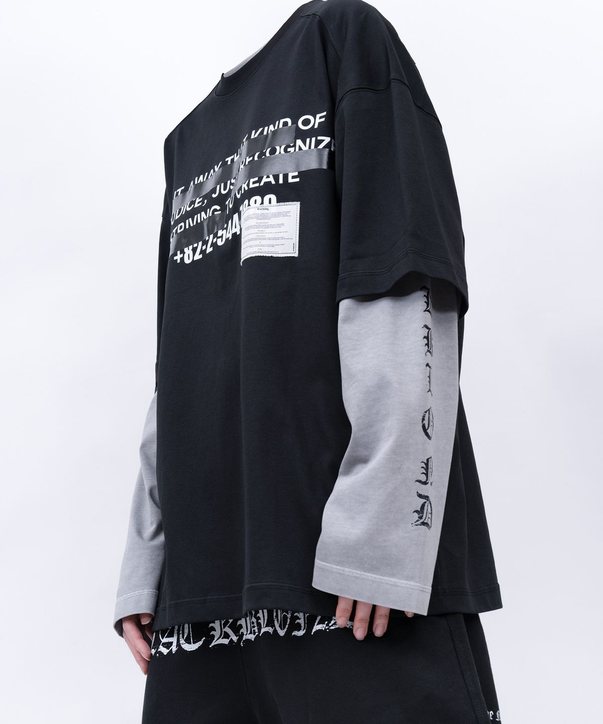 블랙블론드(BLACKBLOND) 비비디 히든 슬로건 반팔티 (블랙)