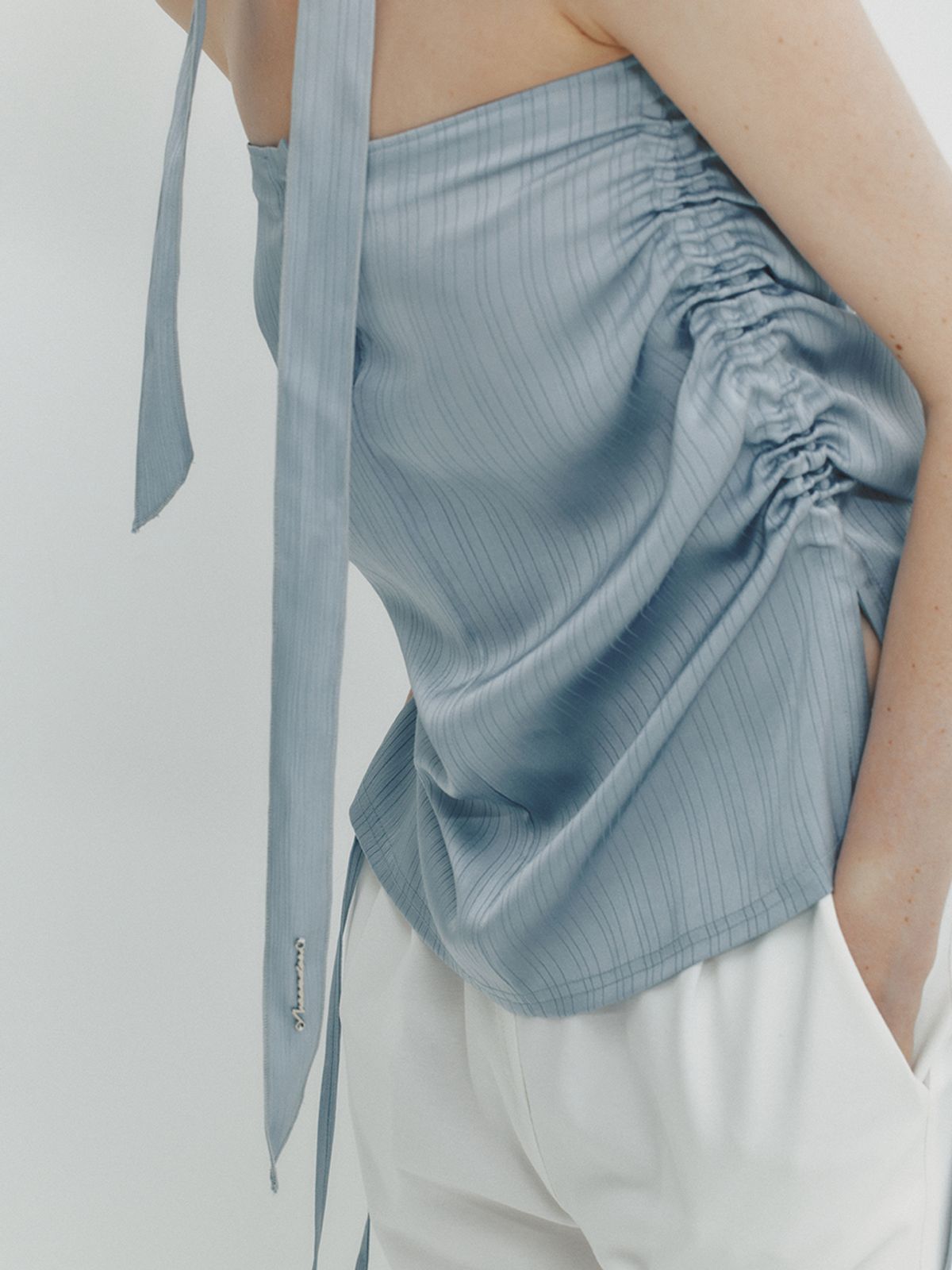 민더리(MEENDERI) SHIRRING SATIN SKIRT - SKY BLUE