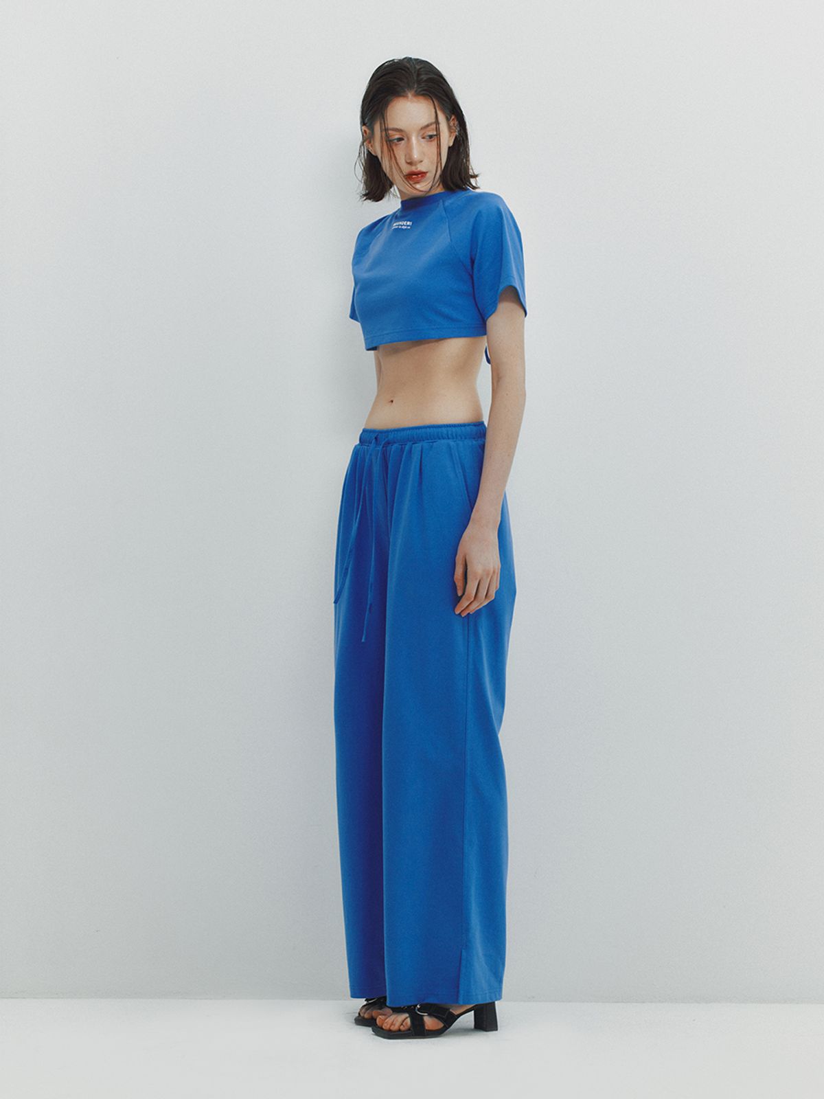 민더리(MEENDERI) BACK LACE UP CROPPED TOP - BLUE