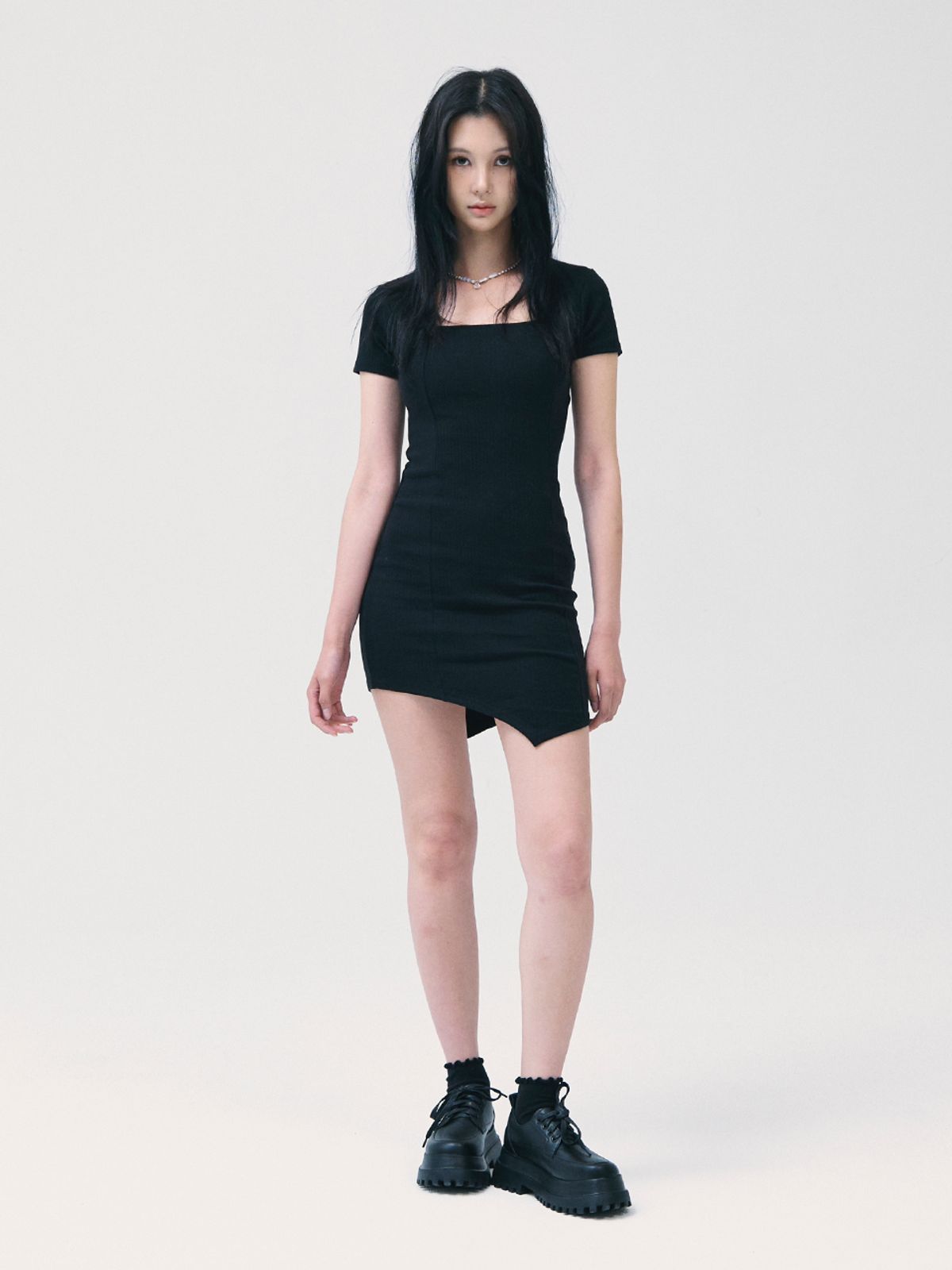 비에이블투(B ABLE TWO) yui cut out dress-black