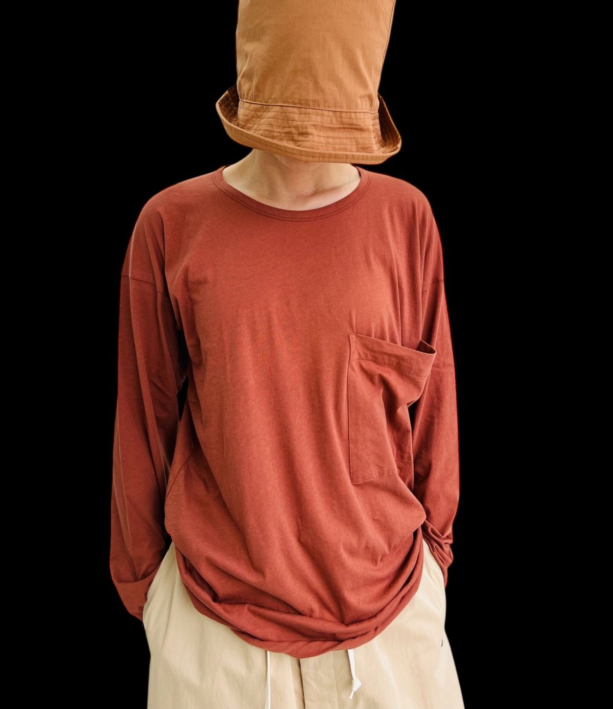 룰라쿨라(LOOLA KOOLA) 스텔라 포켓 티셔츠_러스트