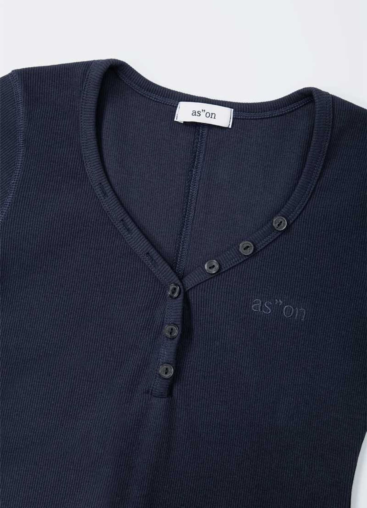 애즈온(ASON) LEAF BUTTON T / NAVY