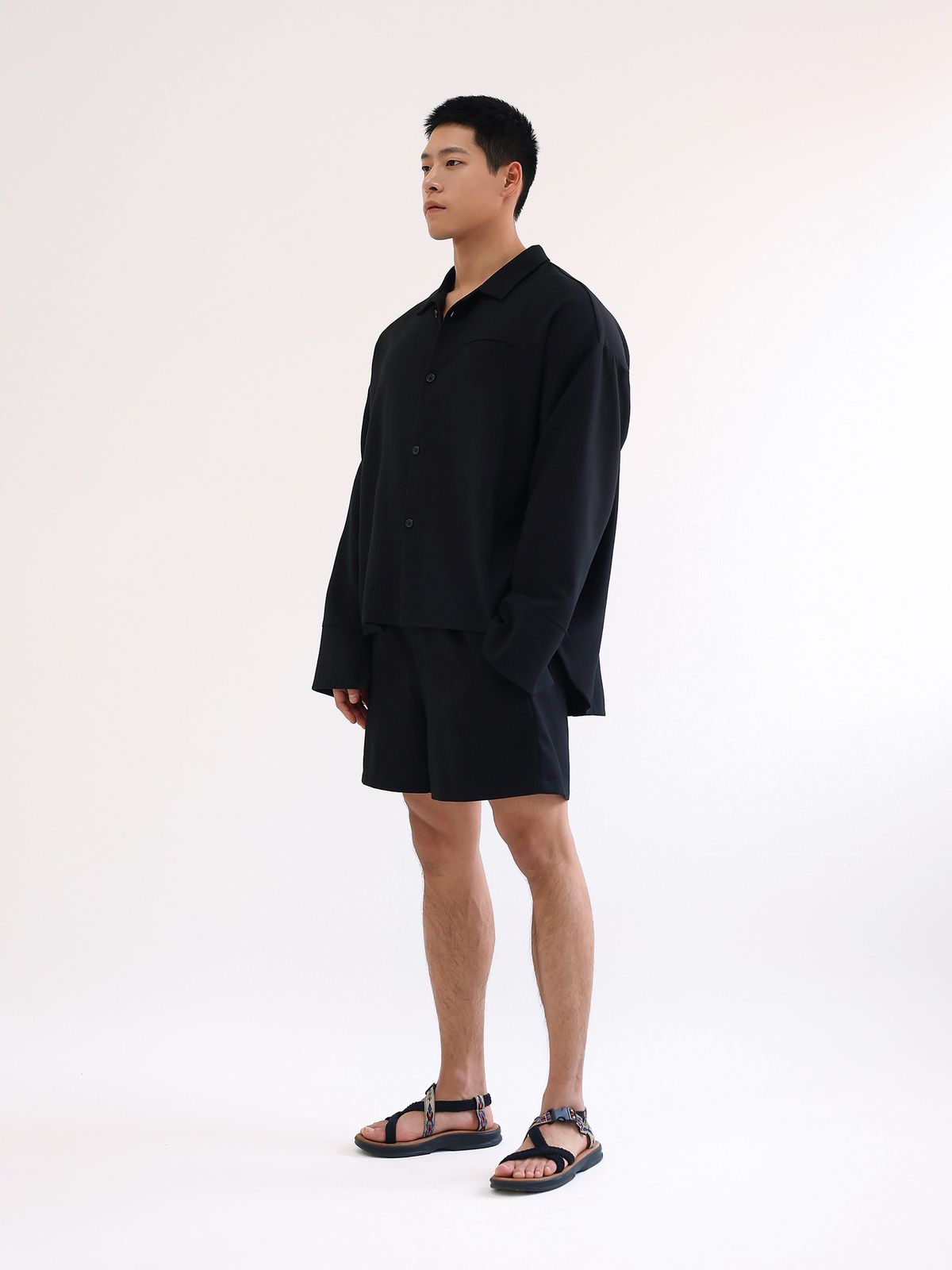 핸틀(HENTLE) 빅 커프스 백 슬릿 셔츠