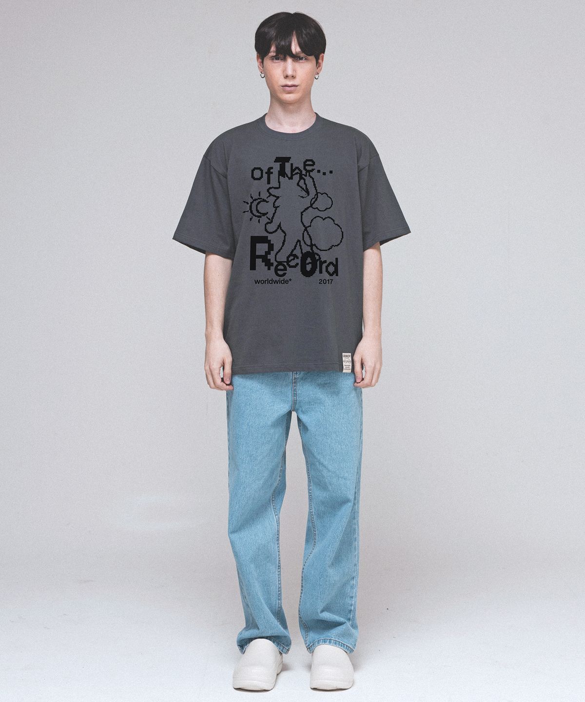 그레이버(GRAVER) [UNISEX]OF-THERECOARD 반팔티_차콜