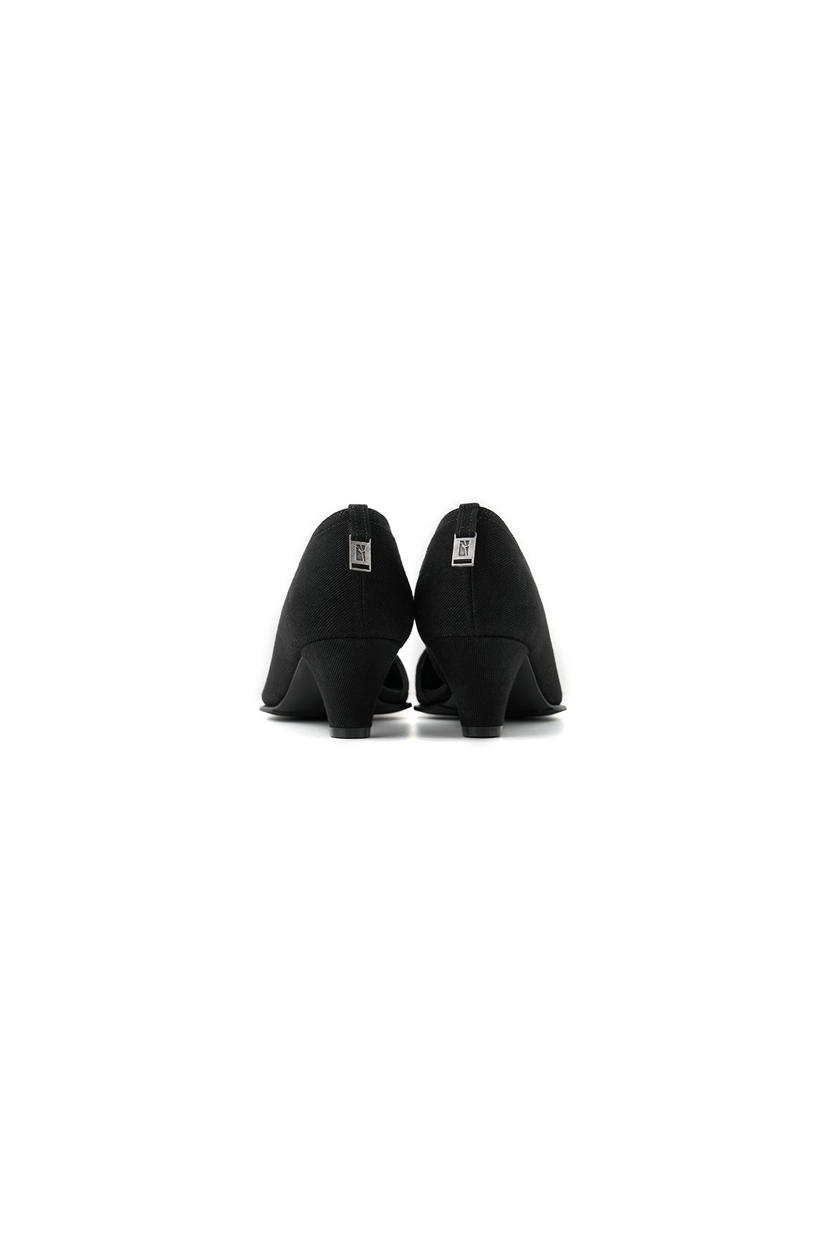 포트리스(4TRESS) ESSENTIAL WAXED PUMPS 01 BLACK