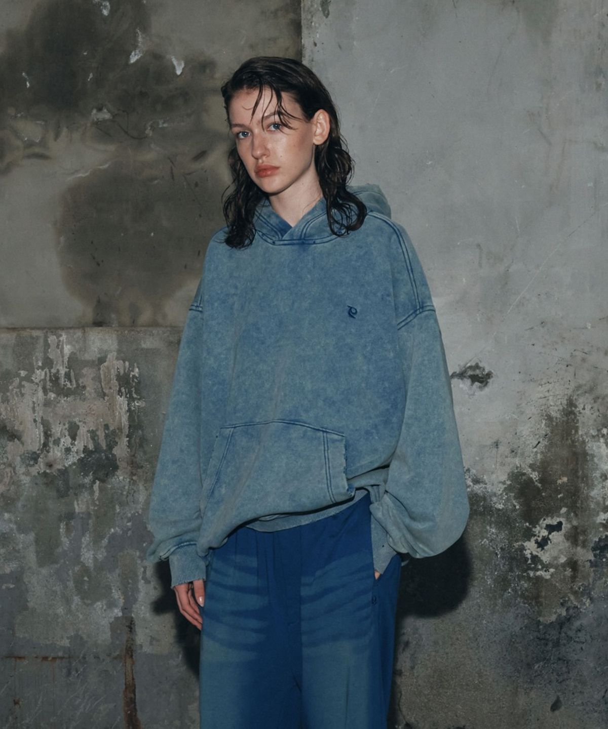 더포르타(THEPORTA) WASHED DAMAGE HOODED TOP, BLUE