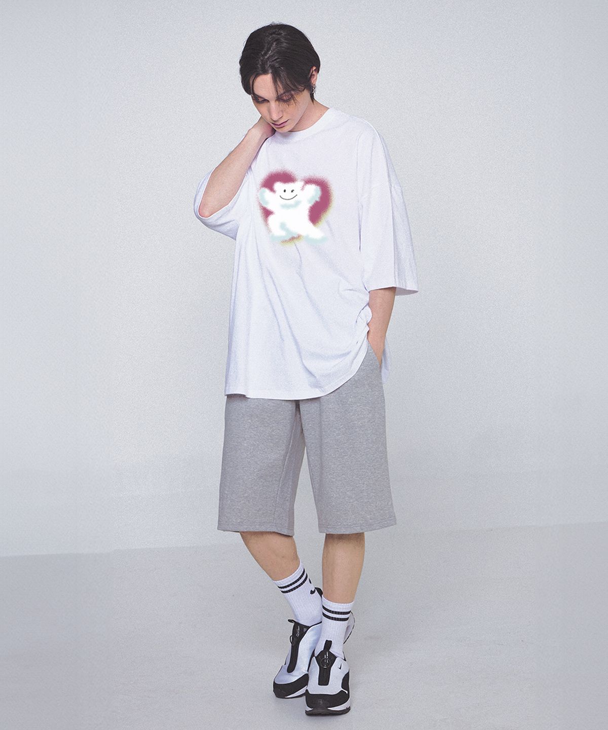 그레이버(GRAVER) [UNISEX]스프레이 베어 빅 구름 스마일 반팔티_화이트