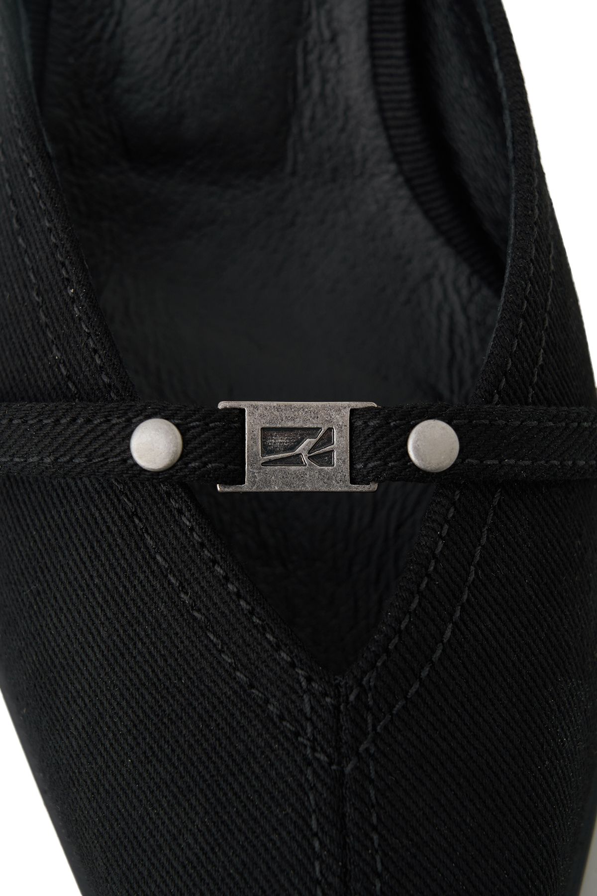 포트리스(4TRESS) ESSENTIAL WAXED MULES 01 BLACK