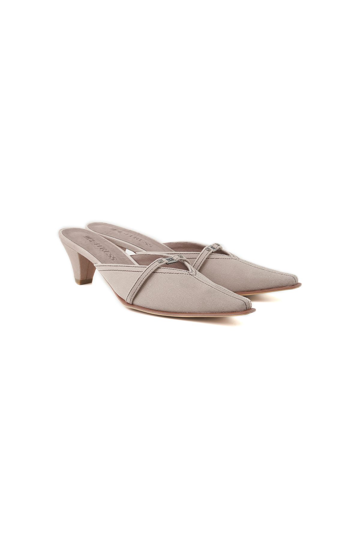 포트리스(4TRESS) ESSENTIAL WAXED MULES 01 BEIGE