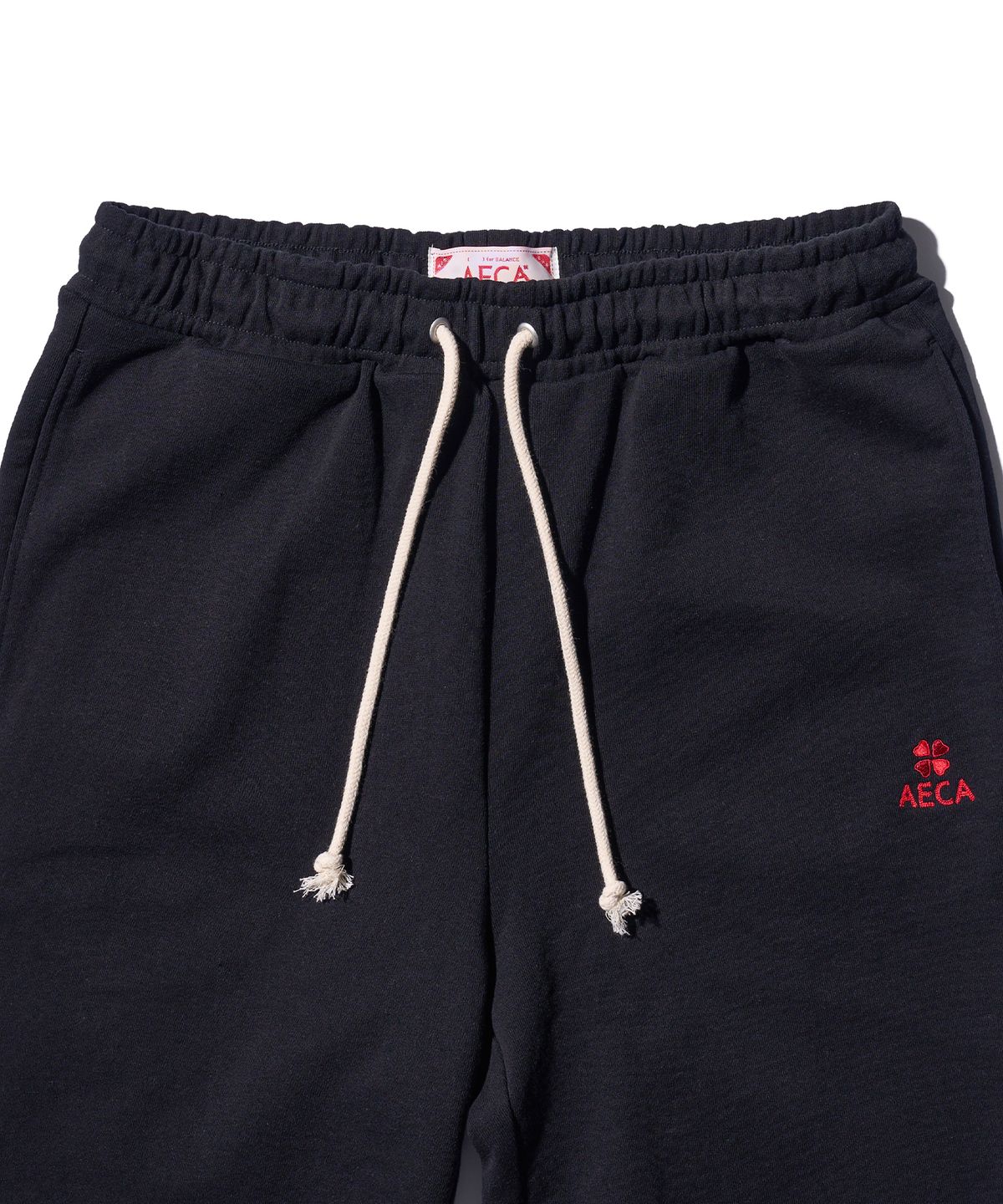 에이카화이트(AECA) EVERYDAY AECA CLOVER  STRAIGHT SHORTS-BLACK