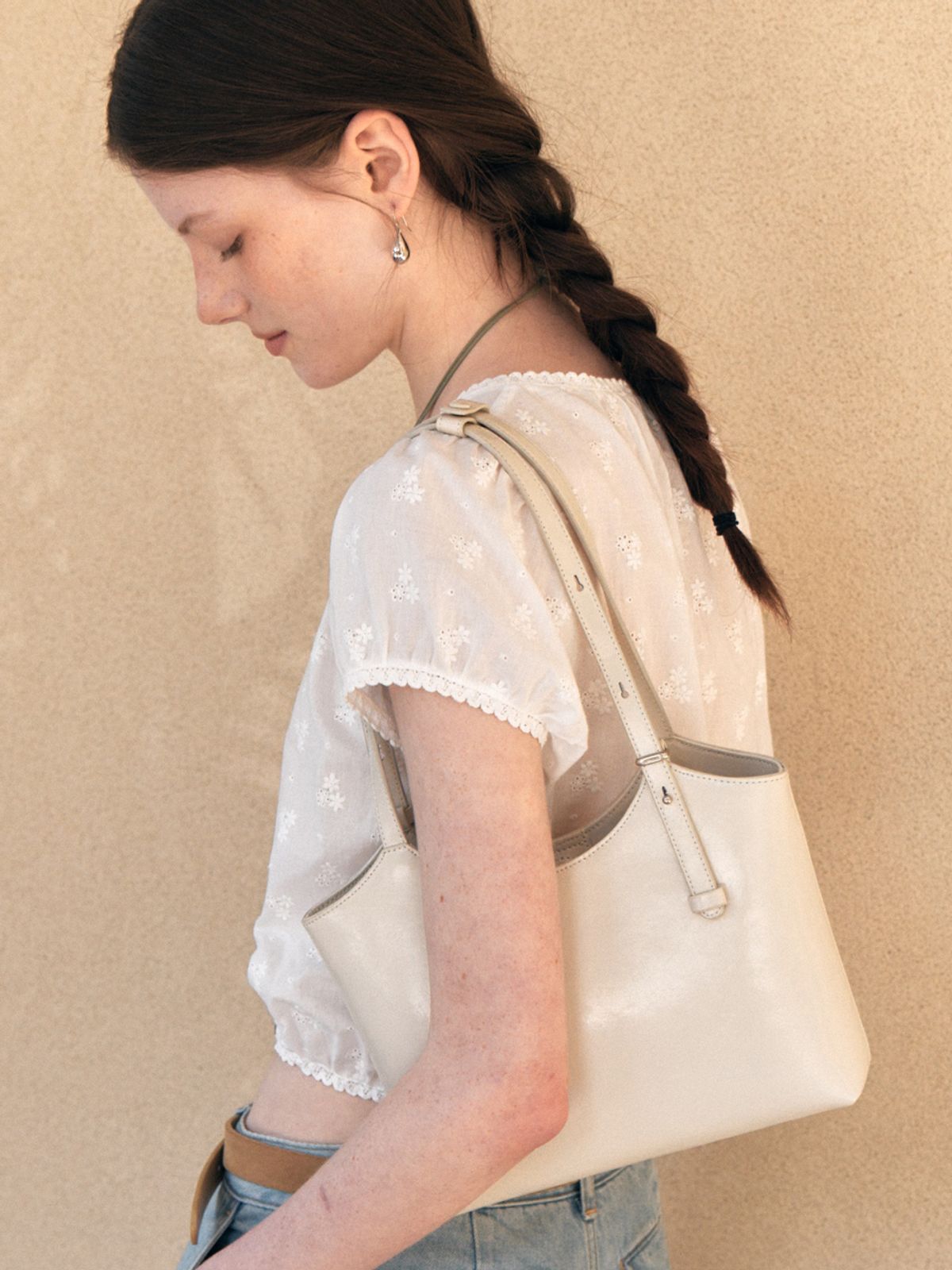 드메리엘(DEMERIEL) 90 Veneta Bag Small Milk