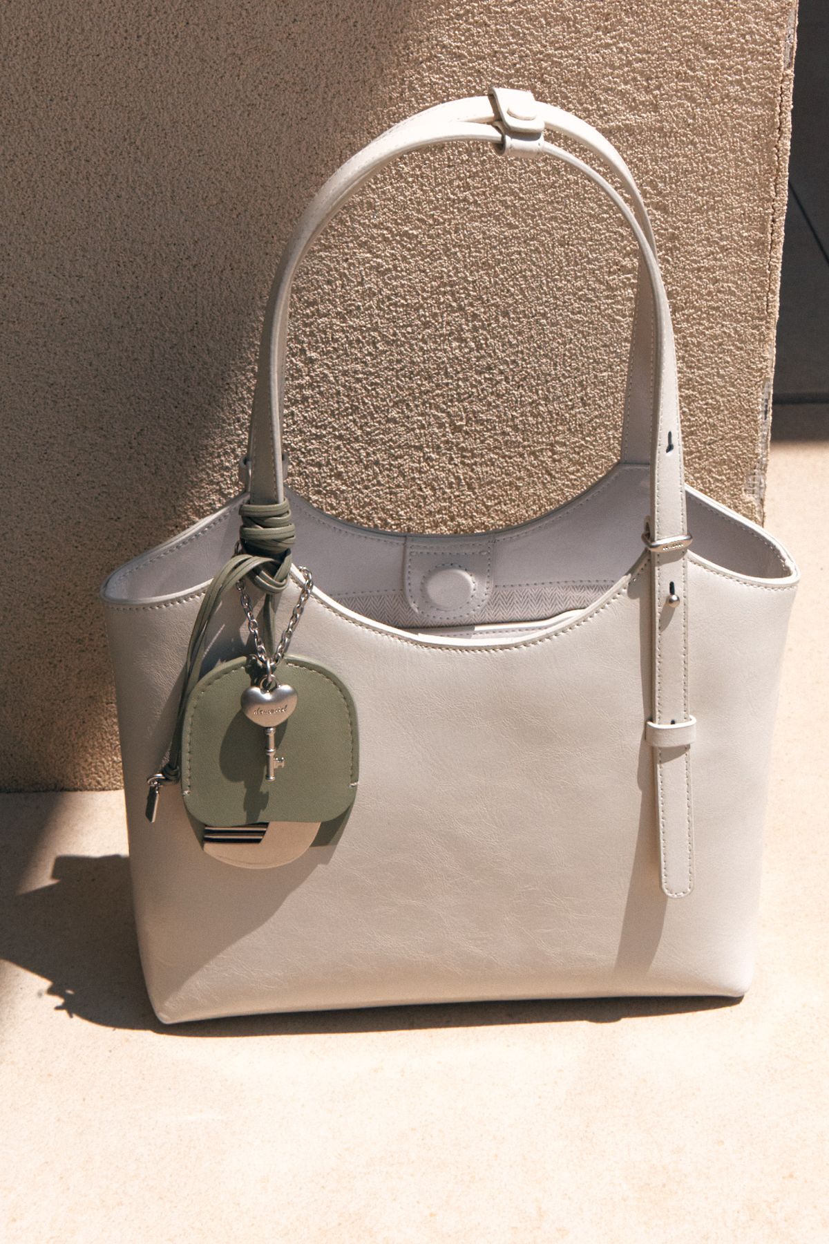 드메리엘(DEMERIEL) 90 Veneta Bag Small Milk