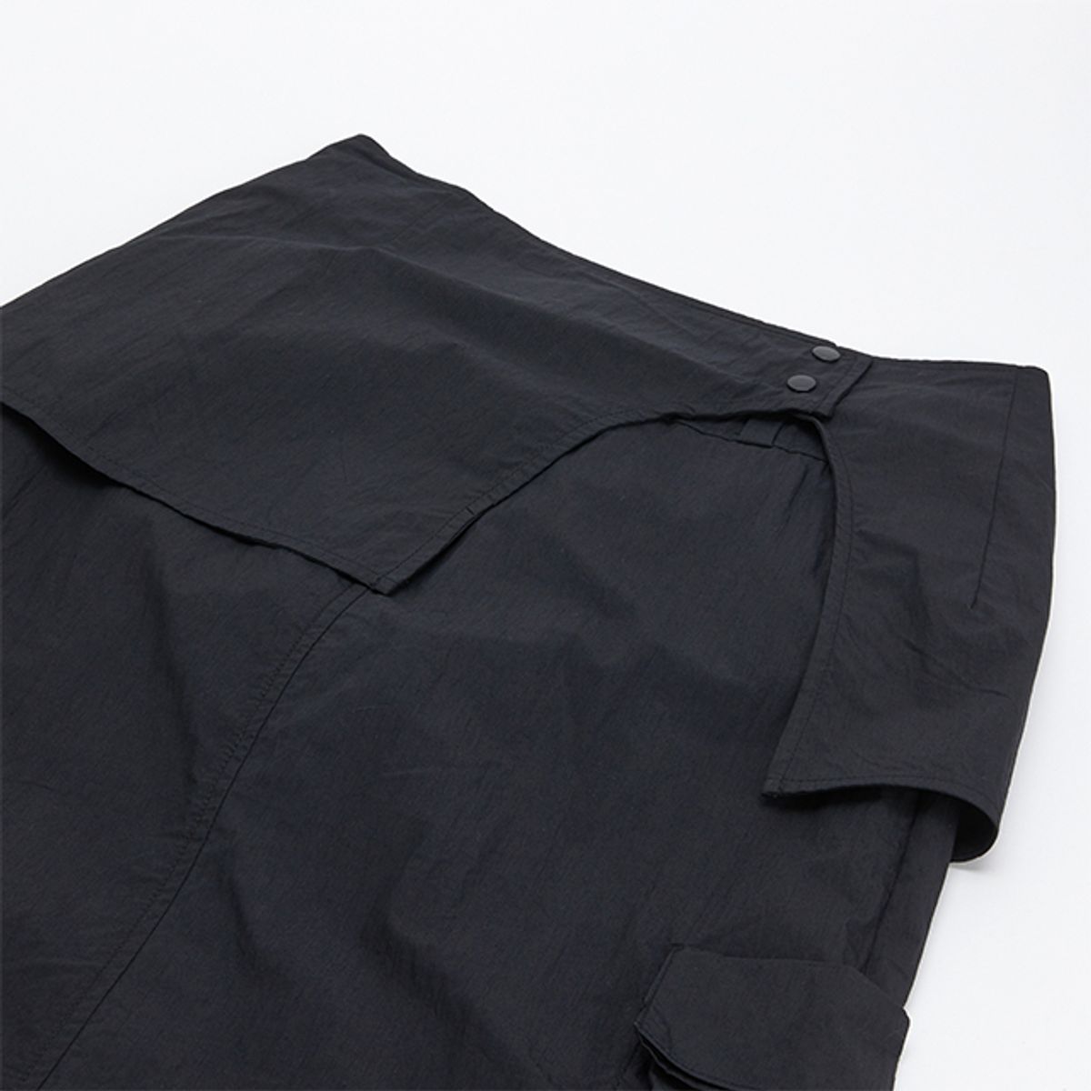 랩(LAP) 오버 포켓 랩형 롱스커트 AQ2WS561