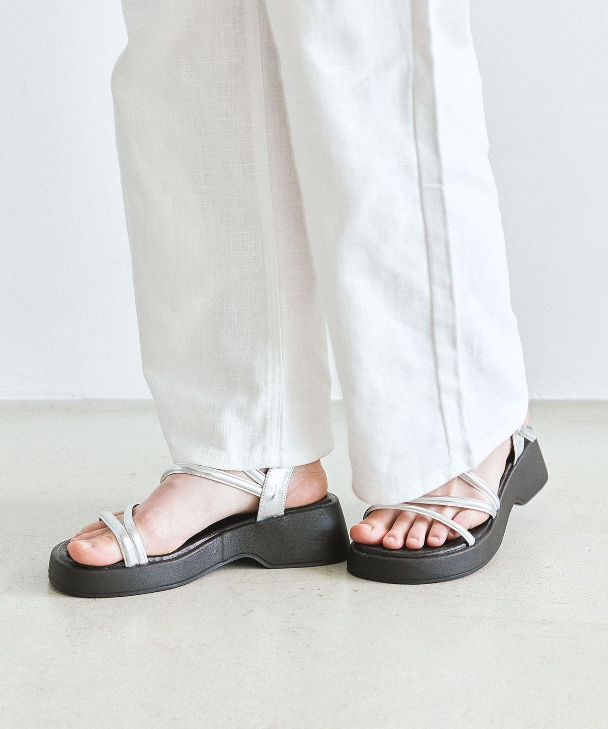 스퍼(SPUR) Multi 스트랩 플랫폼 샌들 5cm -US9032 (3color)
