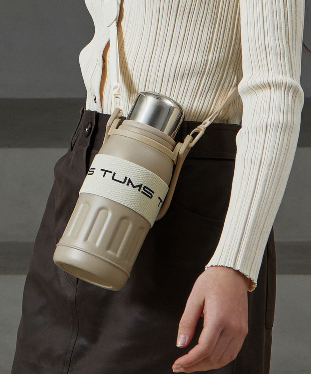 텀스(TUMS) 핸들 스트랩 텀블러 830ml
