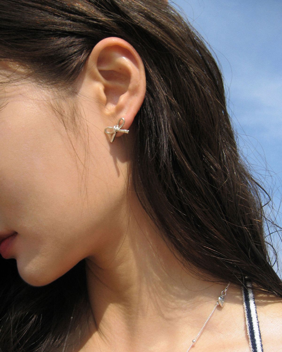 잇더즌매터(IT DOESN'T MATTER) Teeny ribbon earring