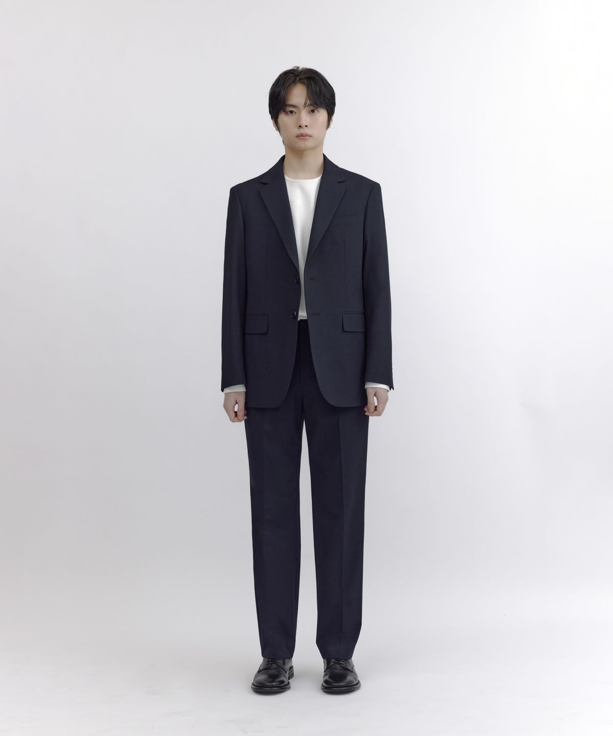 넌블랭크(NONBLANK) [SAINT YEAR] 세미 와이드 핏 슬랙스_DARK NAVY