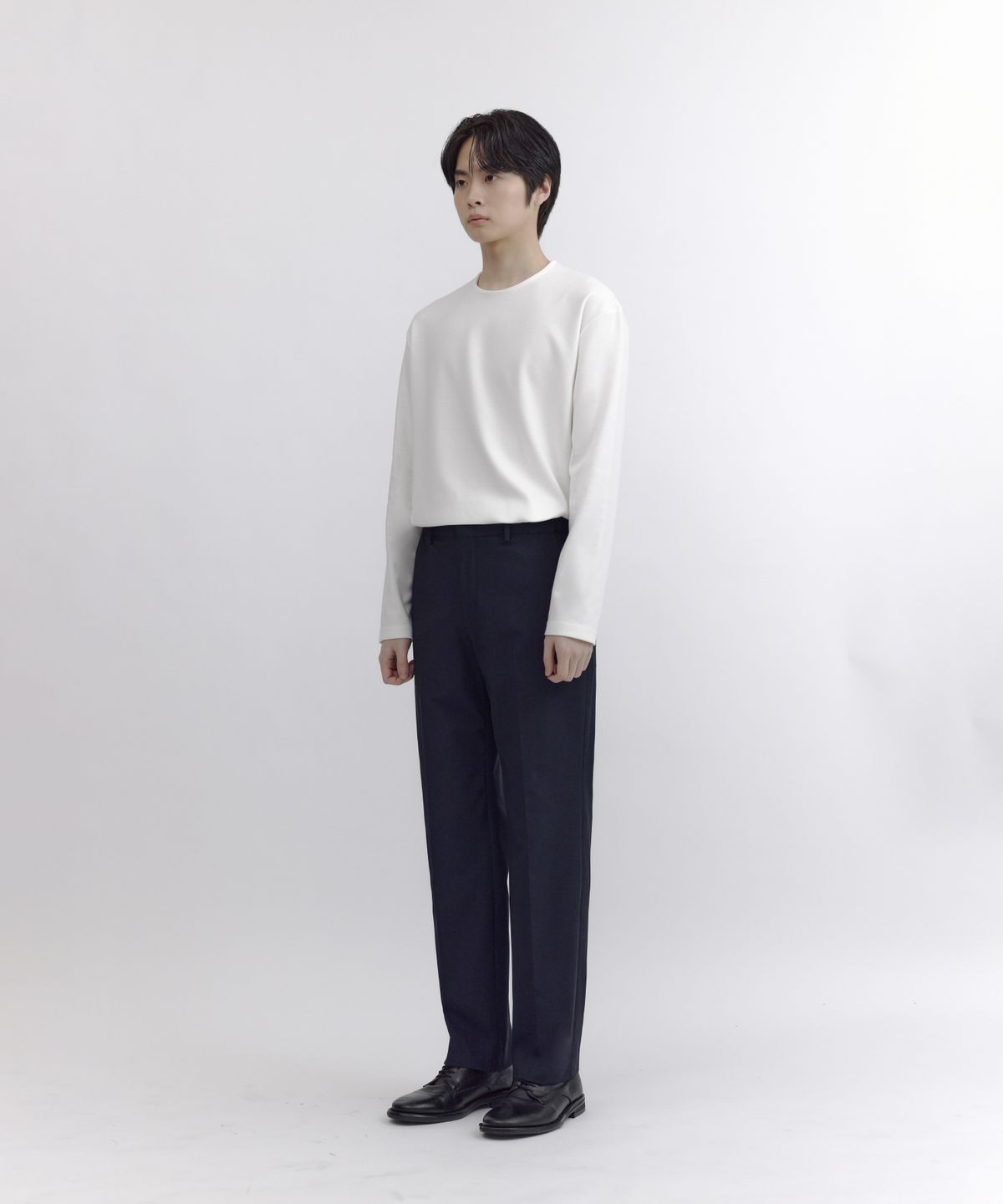 넌블랭크(NONBLANK) [SAINT YEAR] 세미 와이드 핏 슬랙스_DARK NAVY