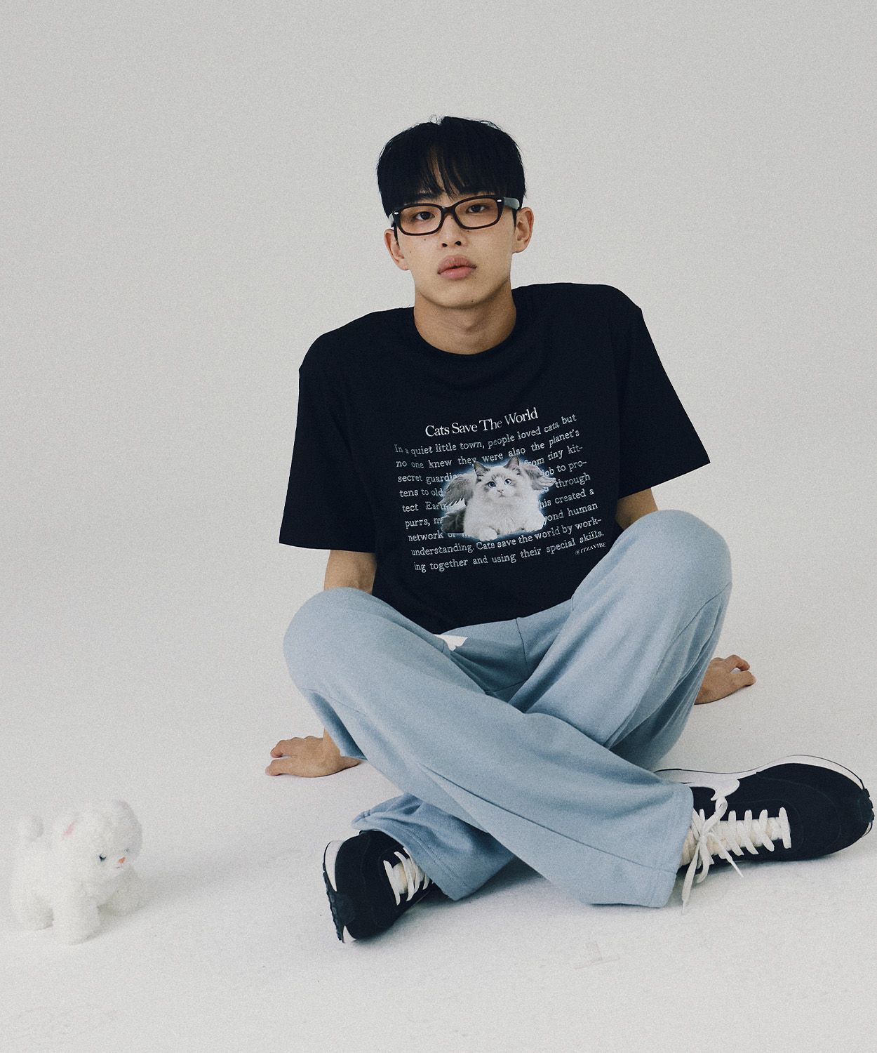 MUSINSA | ITZAVIBE ANGEL CAT VER.4 T SHIRT - BLACK