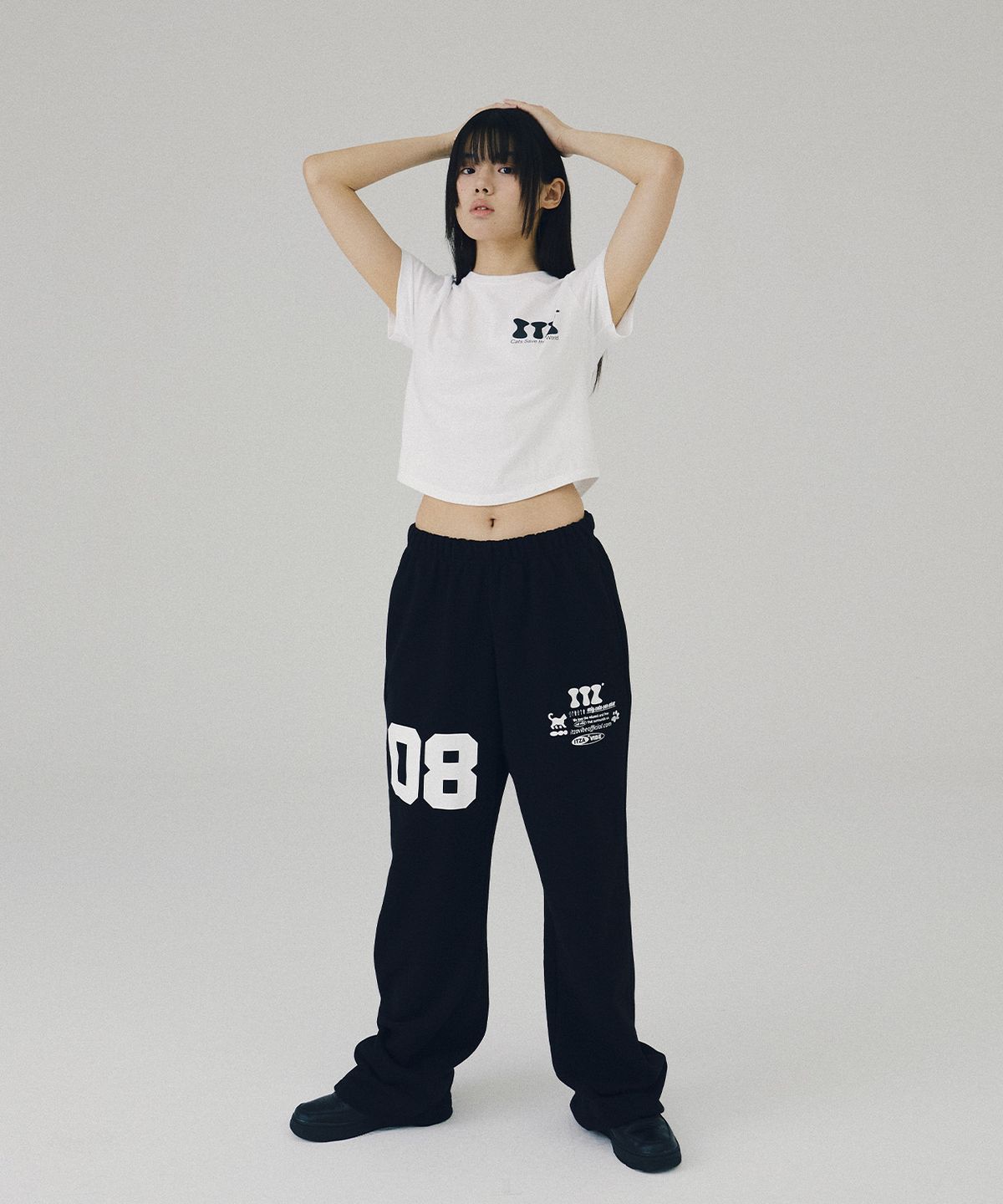 잇자바이브(ITZAVIBE) ITZ MINI LOGO CROP T SHIRT - WHITE