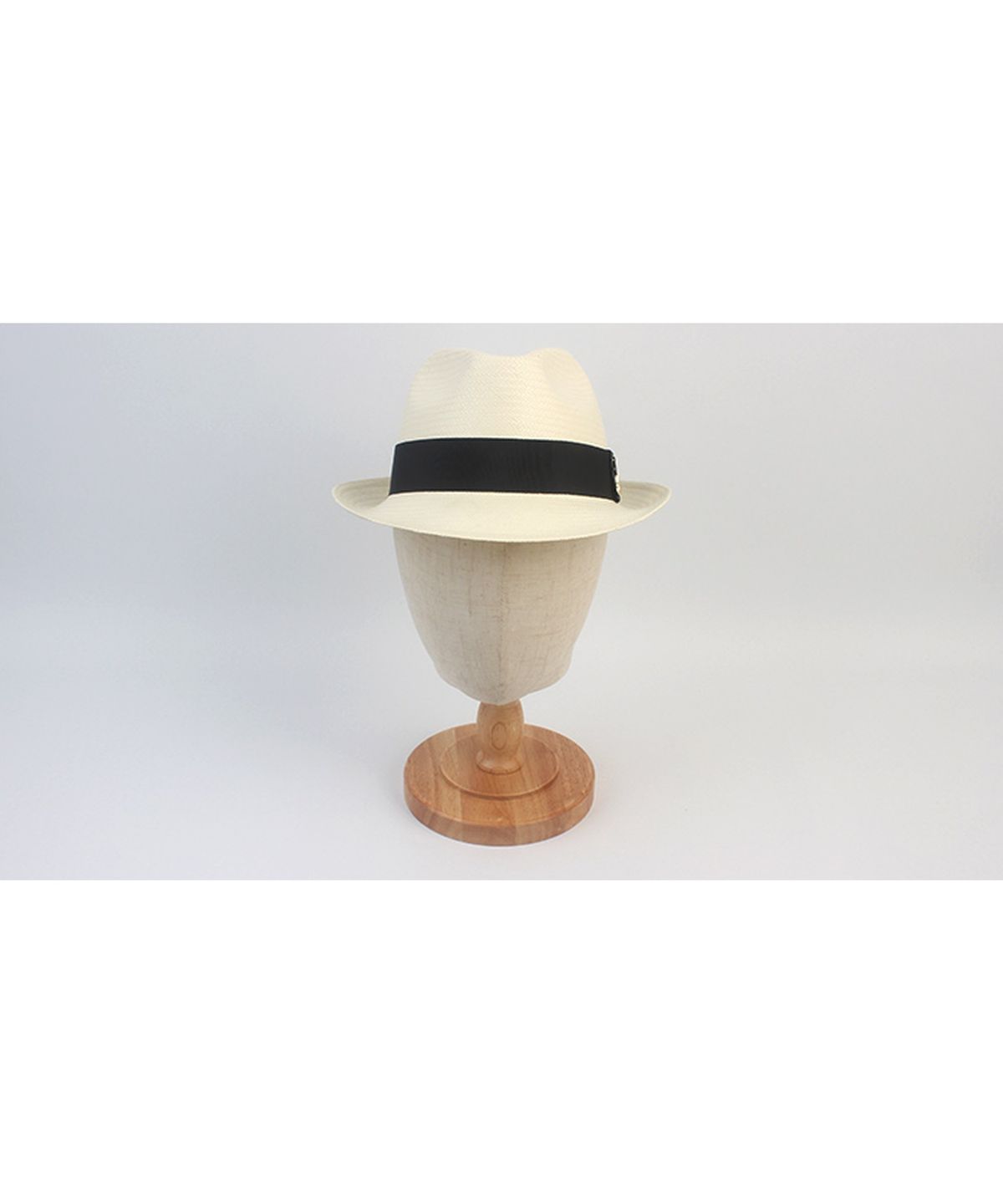 유니버셜 케미스트리(UNIVERSAL CHEMISTRY) BU Gentle Line Ivory Fedora 여름모자