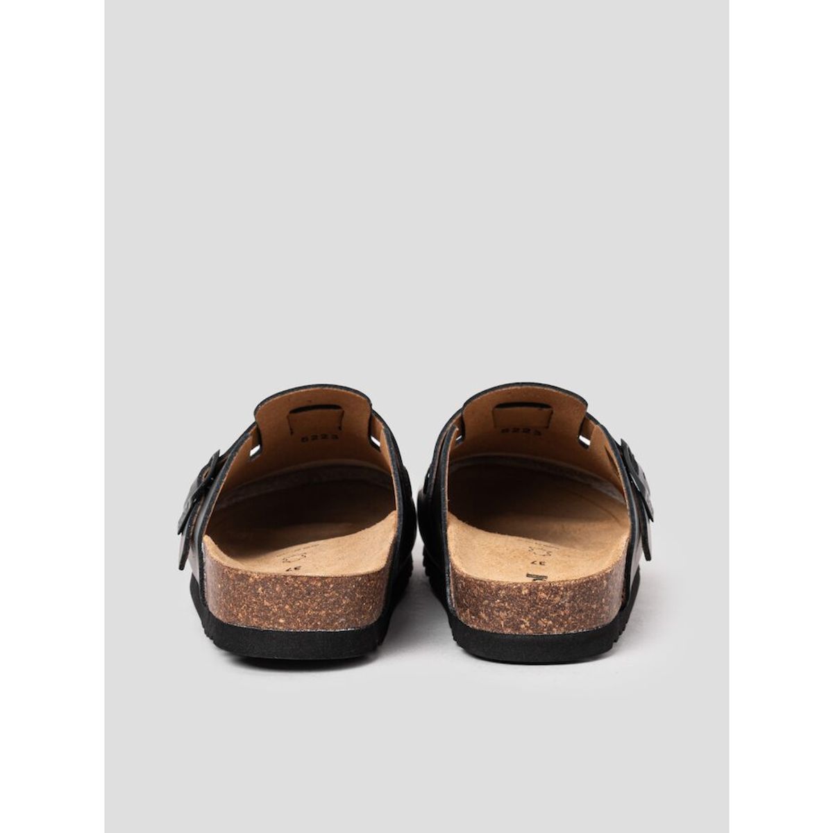 숄(SCHOLL) (WOMEN) 코르크 미드솔 크로그 샌들  블랙 (HH44K2C155)