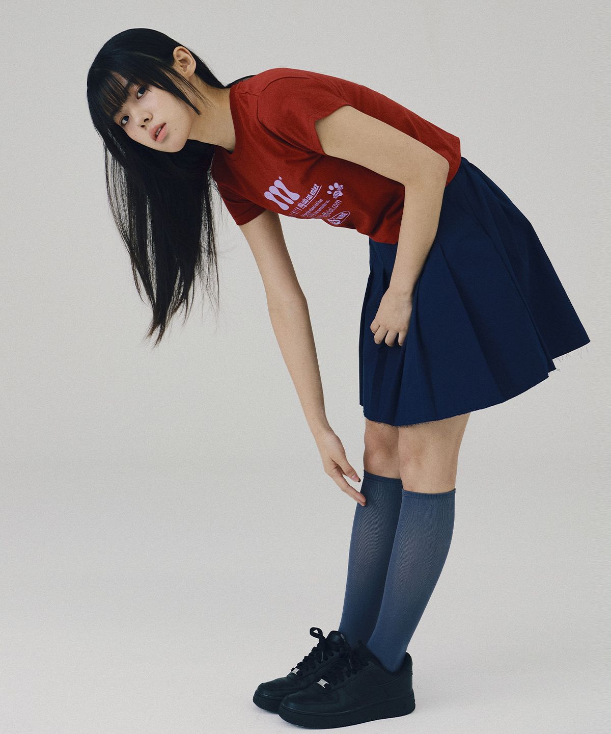 잇자바이브(ITZAVIBE) ITZ OFFICIAL LOGO CROP T SHIRT - RED