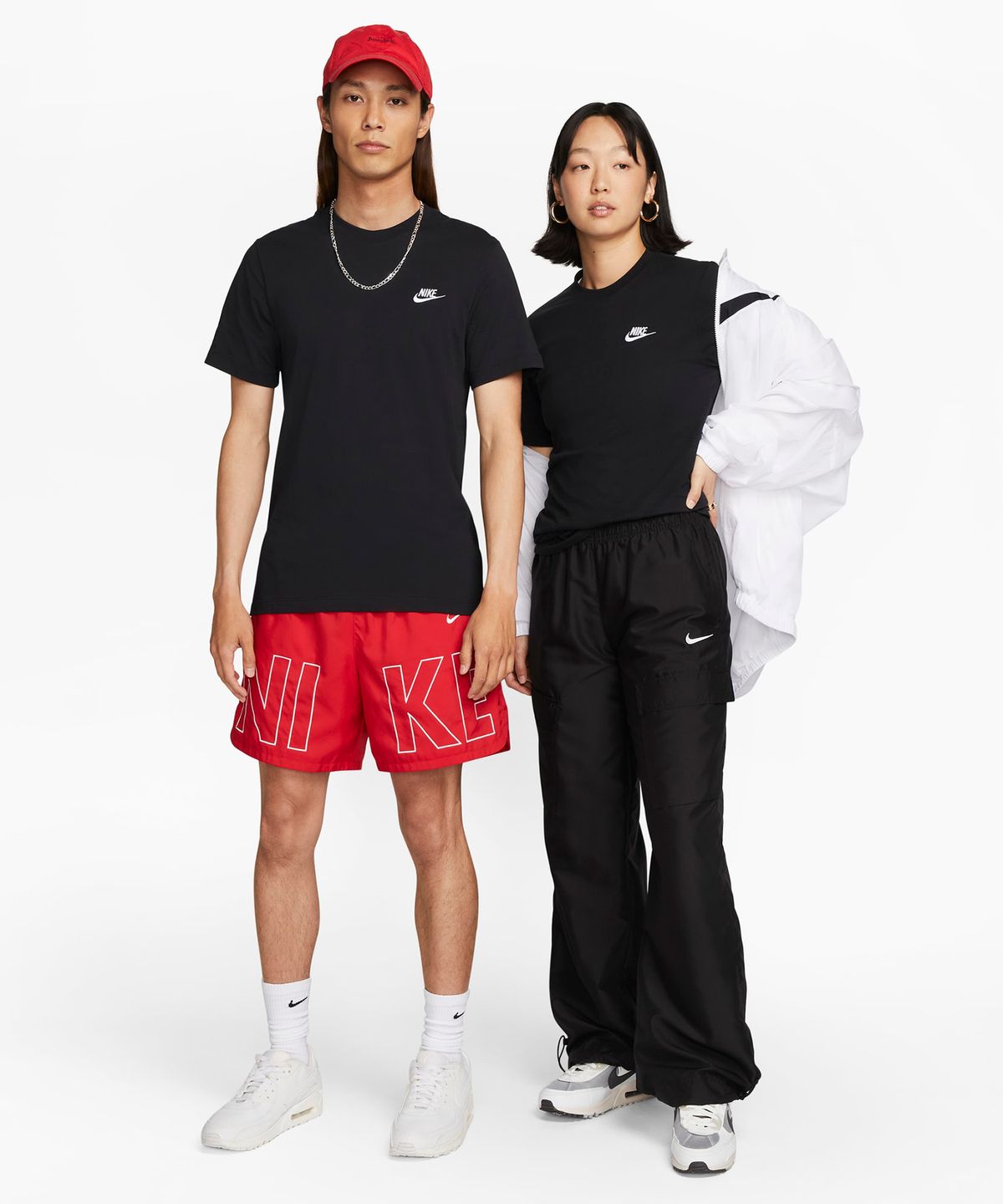 나이키(NIKE) 스포츠웨어 클럽 티셔츠 M - 블랙:화이트 / AR4999-013