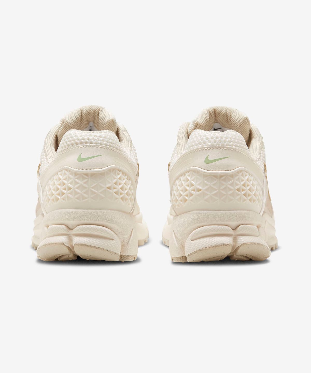 나이키(NIKE) 줌 보메로 5 W - 페일 아이보리:샌드드리프트:페일 아이보리 / FQ6868-111