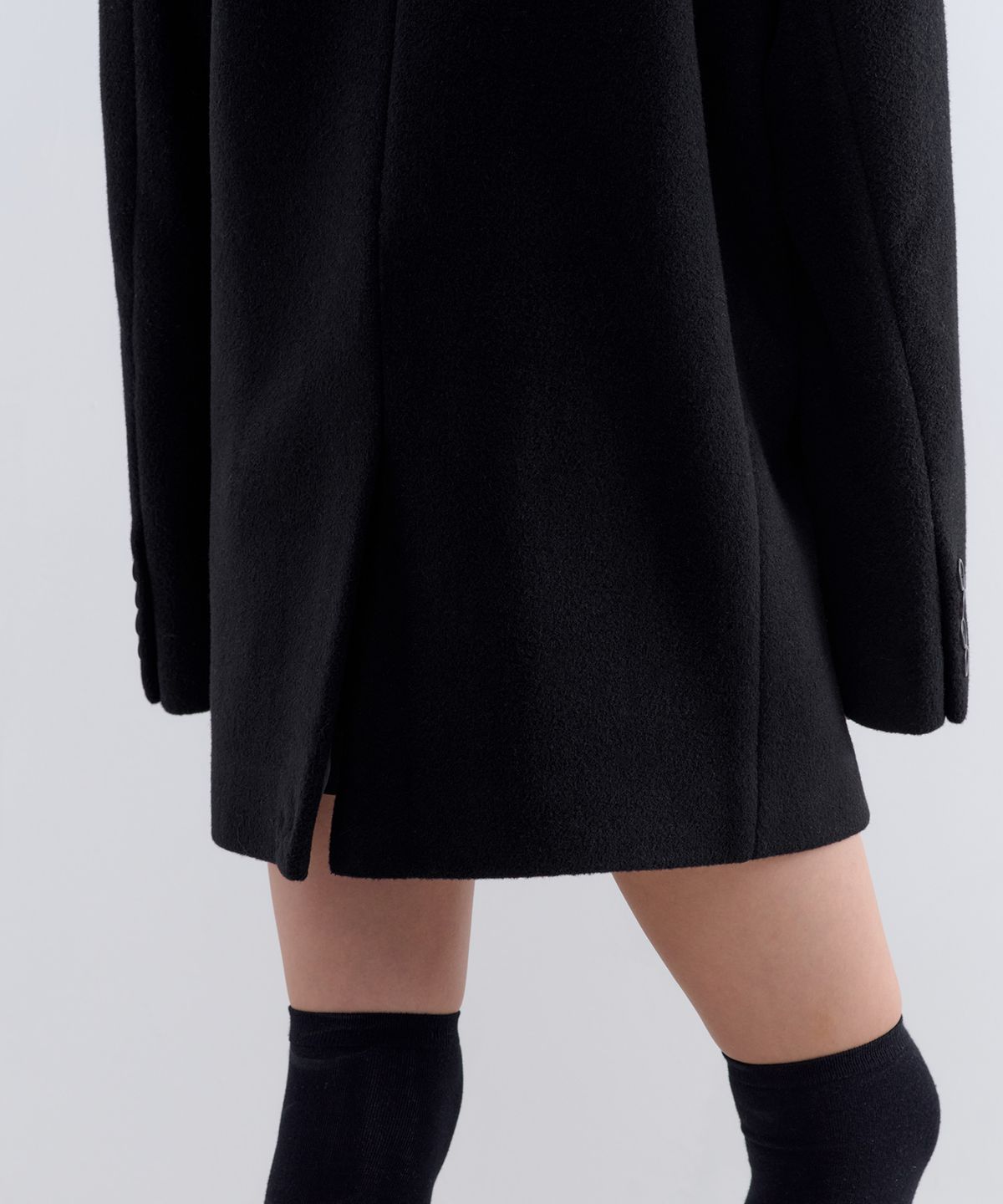 무신사 스탠다드 우먼(MUSINSA STANDARD WOMAN) 우먼즈 울 블렌드 볼륨 멜톤 오버 숄더 블레이저 코트 [블랙]
