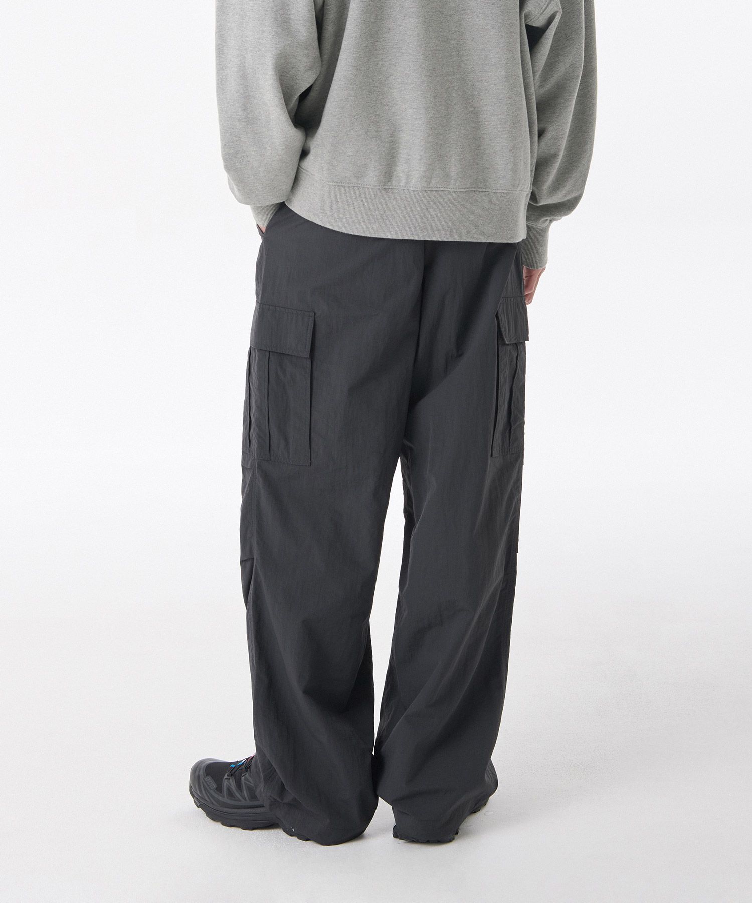【BAON】[unisex] Taconi banding nylon parachute cargo pt MUSINSA | MUSINSA STANDARD Nylon One Tuck Parachute Cargo