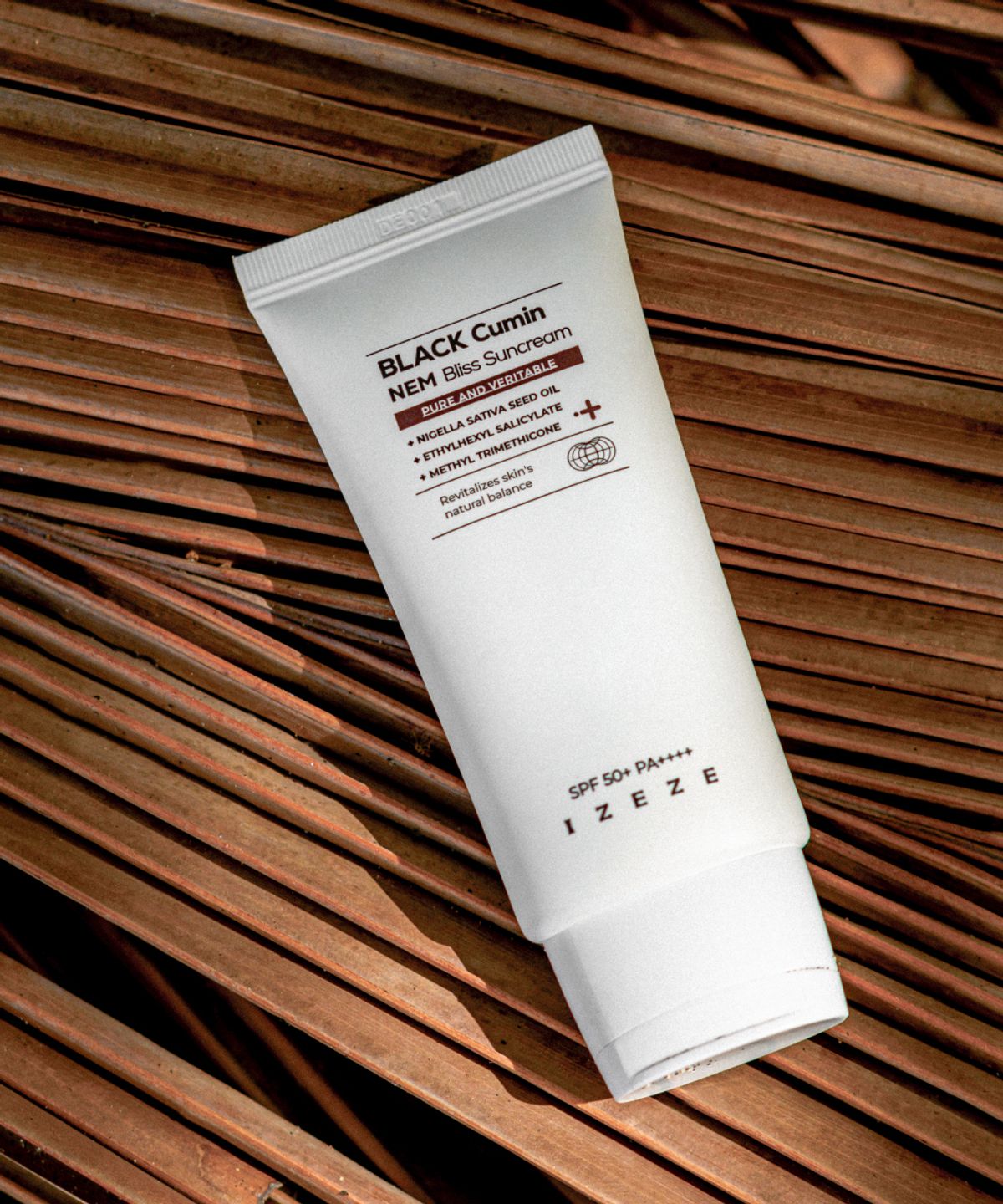 아이제제(IZEZE) 블랙커민 NEM 블리스 선크림 50ml / SPF 50+ PA++++