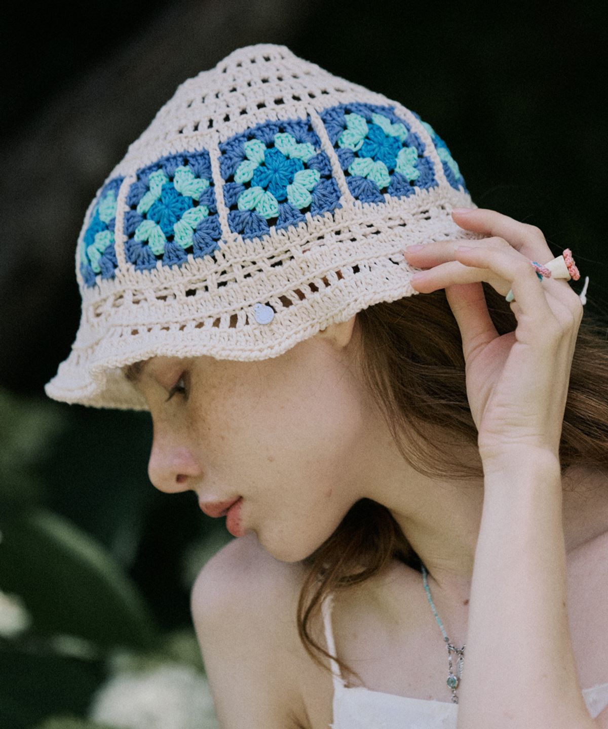 메리모티브(MERRYMOTIVE) Flower doily crochet hand knitted hat (White)