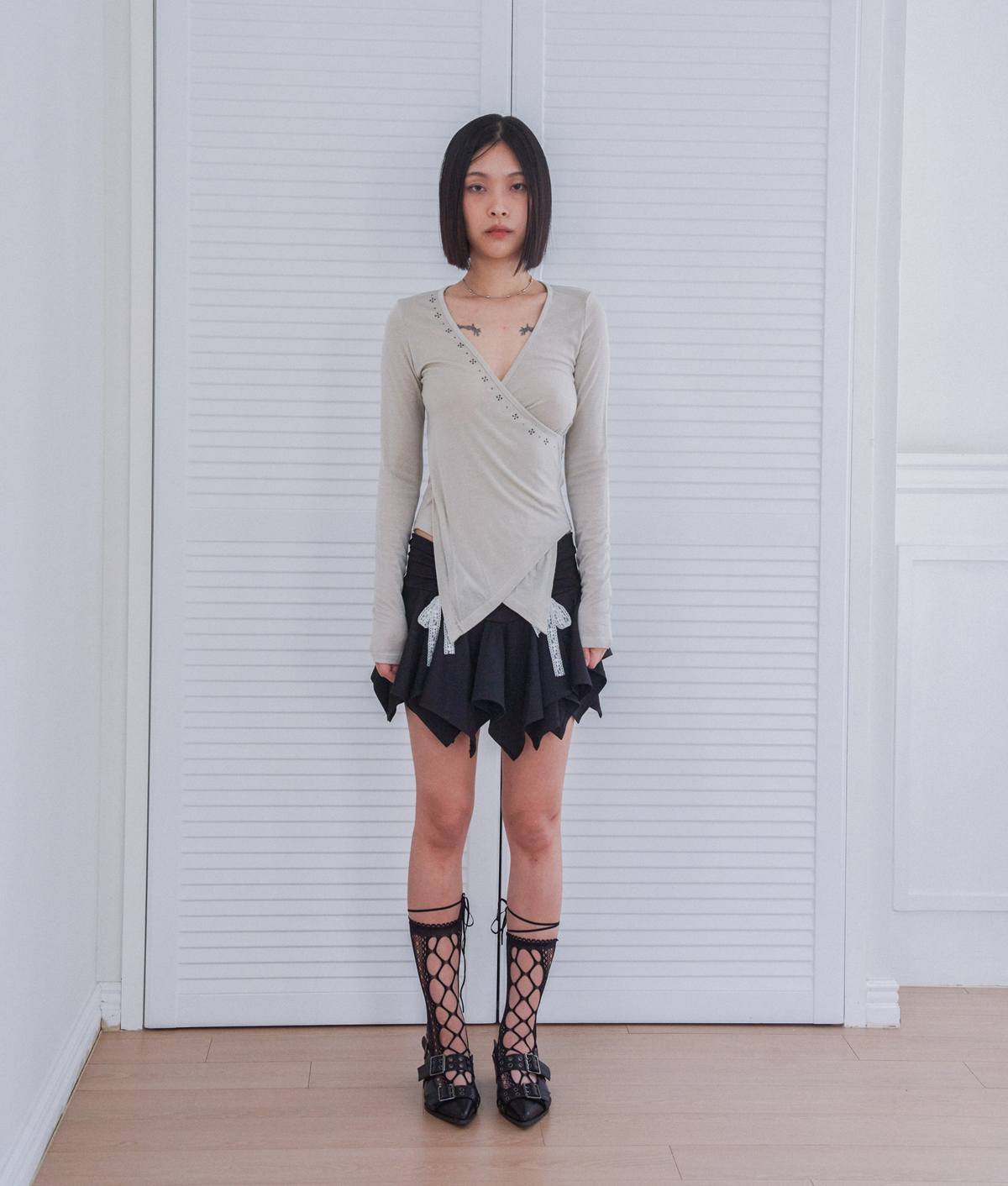 비피피(BFEEP) stone v neck t _ light grey