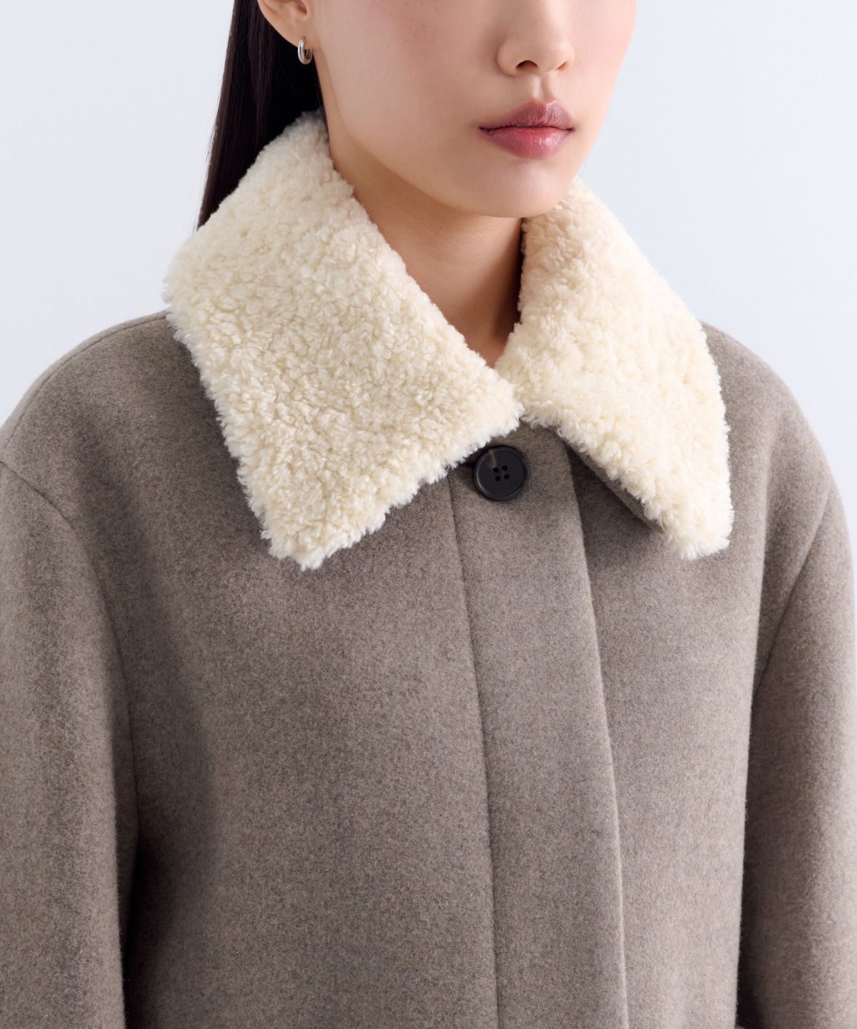 무신사 스탠다드 우먼(MUSINSA STANDARD WOMAN) 우먼즈 울 블렌드 페이크 시어링 칼라 쇼트 코트 [토프]
