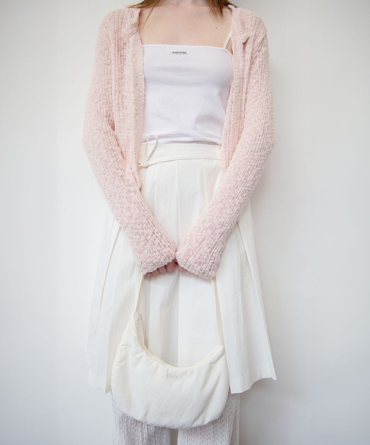 르바(LEVAR) Whenever Standard Sleeveless Top - White
