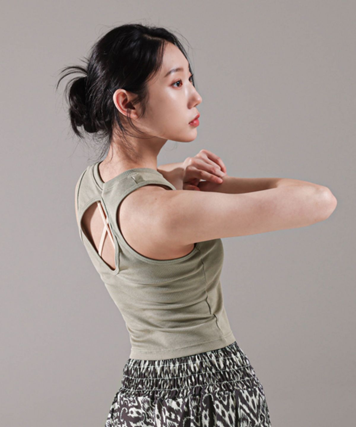 모어아웃(MOREOUT) 여성요가복 어썸 골지 슬리브리스 4TT4440