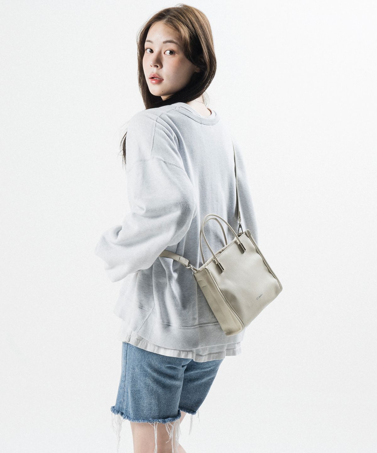 르마인(LEMINE) 플리츠스퀘어미니(크림)