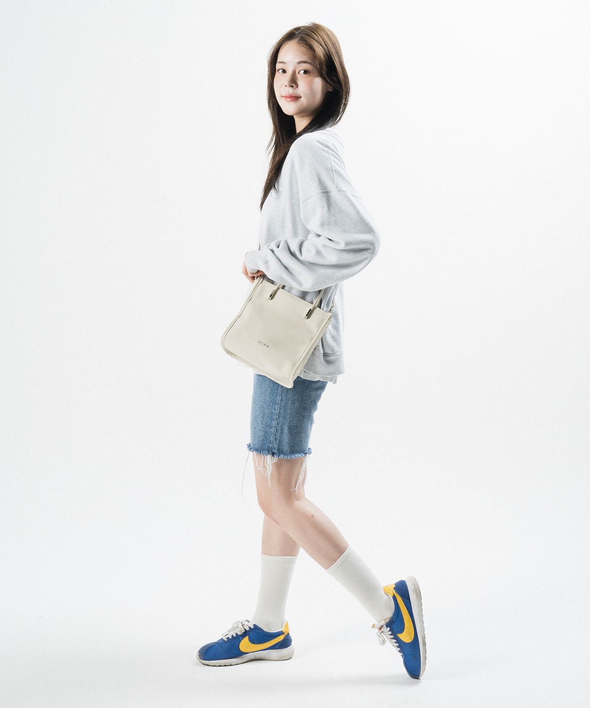 르마인(LEMINE) 플리츠스퀘어미니(크림)