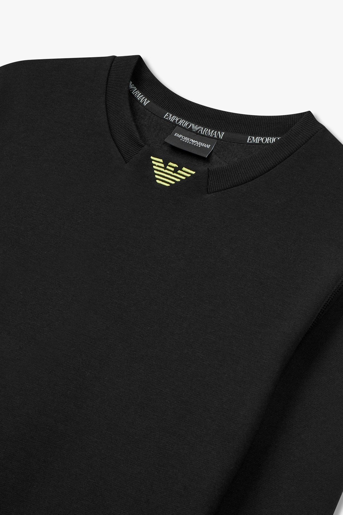 엠포리오 아르마니 언더웨어(EMPORIO ARMANI UNDERWEAR) 남성 이글 크루넥 라운지 맨투맨 _블랙_0814336021