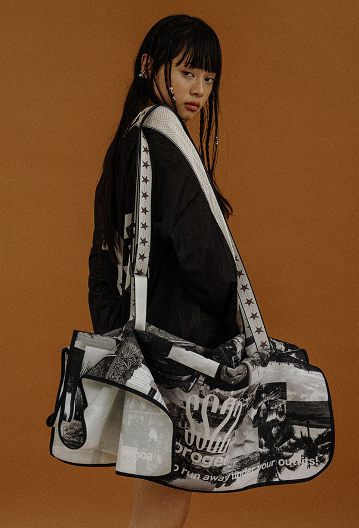 오로지(OROGEE) NOIR PRINT MAT BAG
