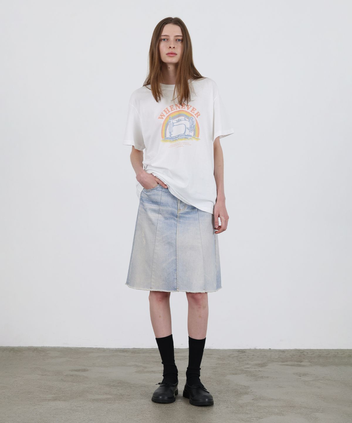 르바(LEVAR) Fuzzy Rainbow T-shirt - Off White