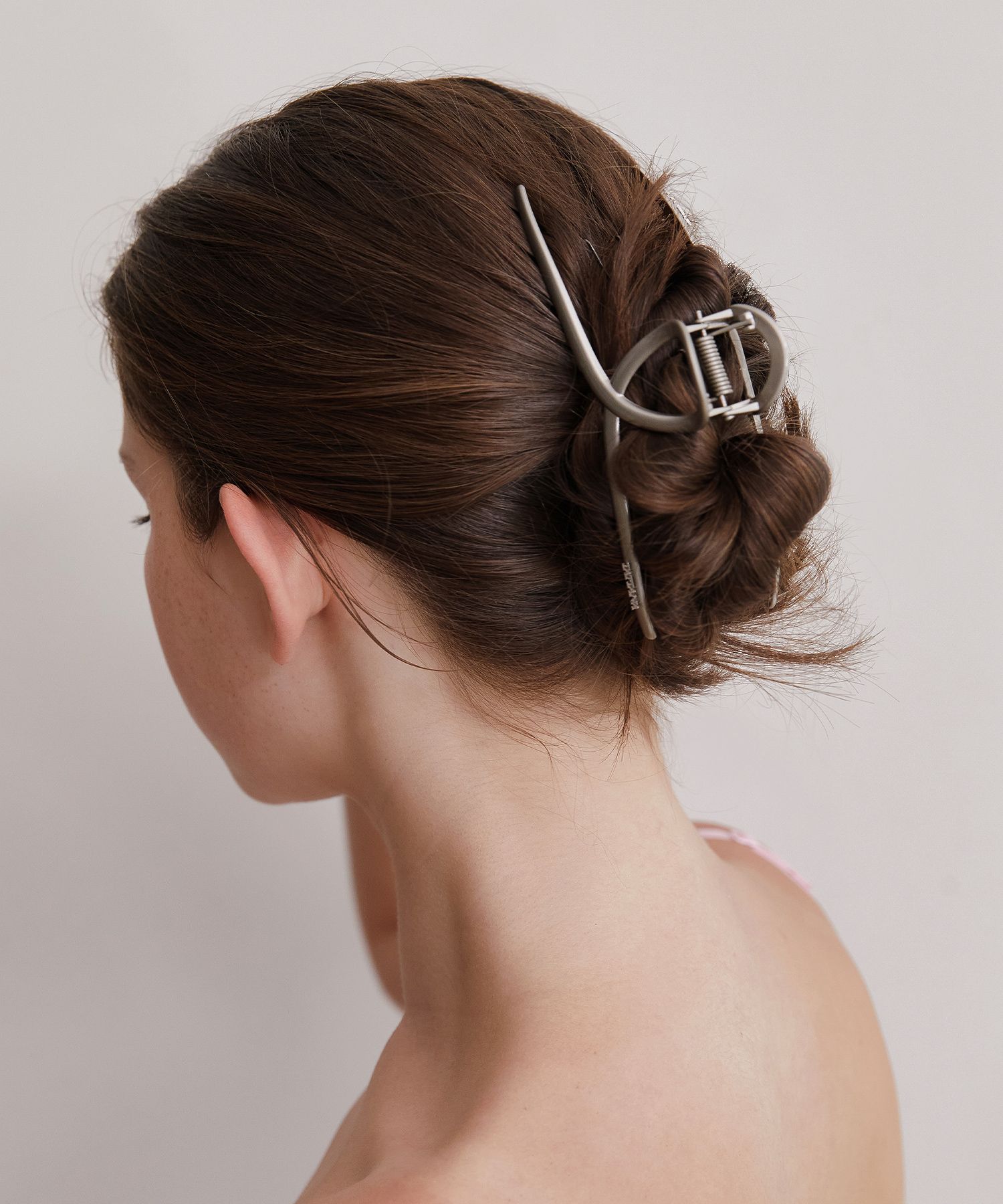 MUSINSA | TATIANA Chic Modern Line Hair Crow Clip HB2264